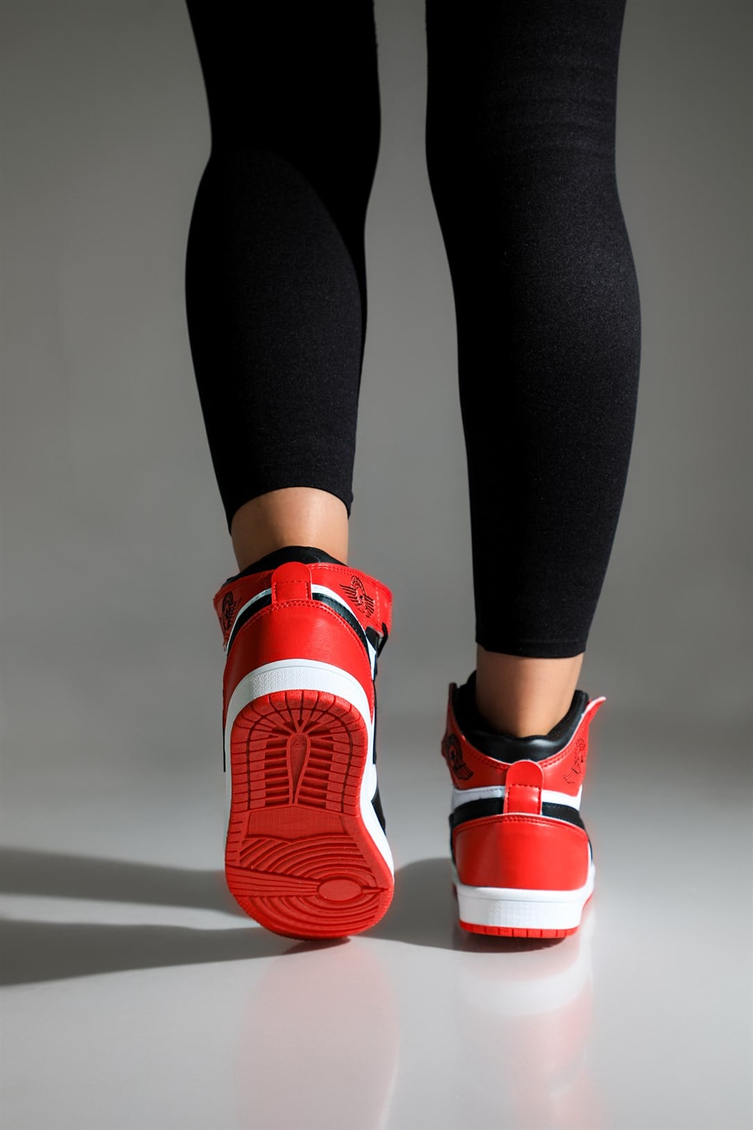 Günlük Siyah Beyaz Kırmızı Unisex Spor Ayakkabı 8070 Unisex Günlük Spor Ayakkabı Lambırlent LAMBIRLENT 8070 UNİSEX BASKET