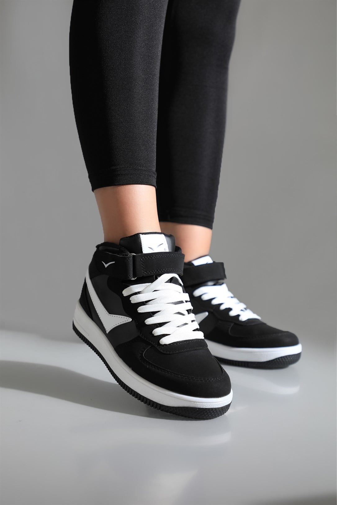 Günlük Siyah Beyaz Unisex Spor Ayakkabı 2185 Unisex Basketbol Lambırlent LAMBIRLENT 2185 UNİSEX BASKET