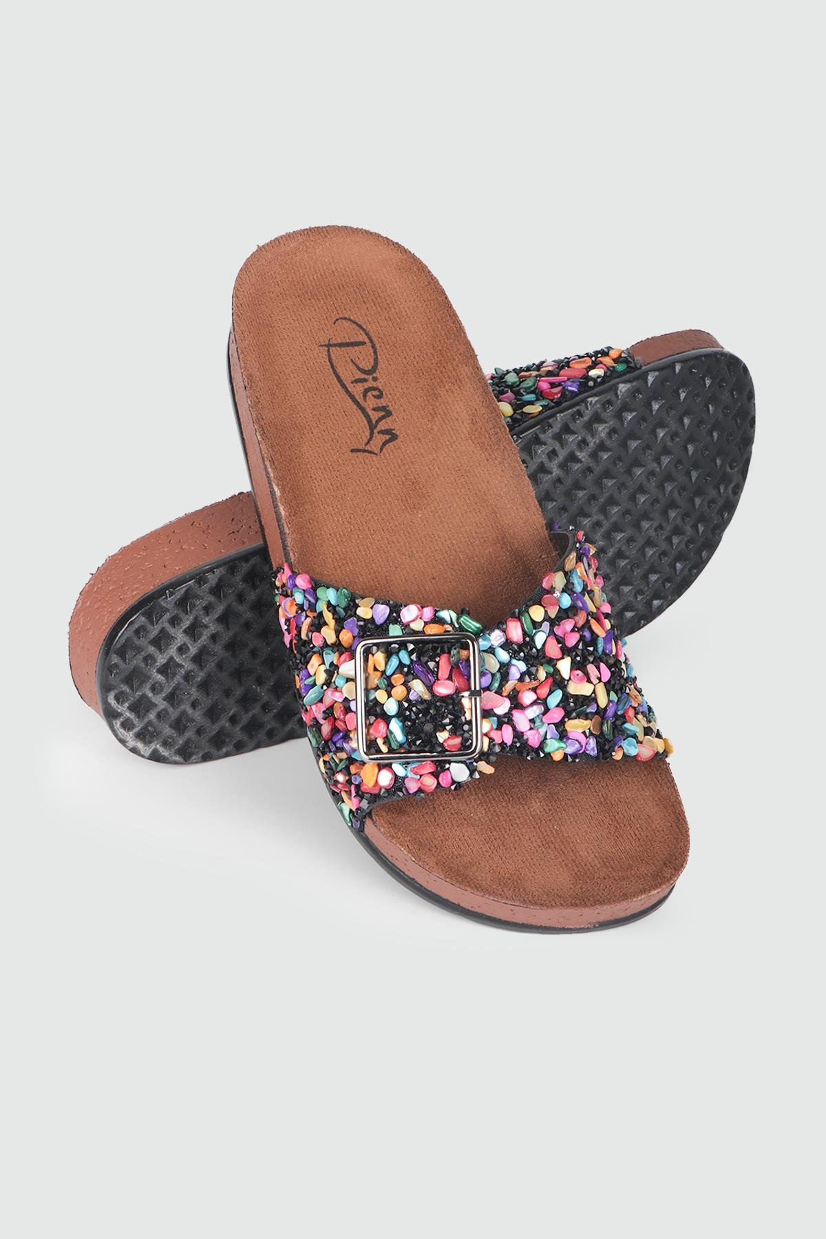 Günlük Taşlı Siyah Kadın Terlik 20050 Kadın Günlük Terlik Pienn PİENN 20050 ZEN TERLİK