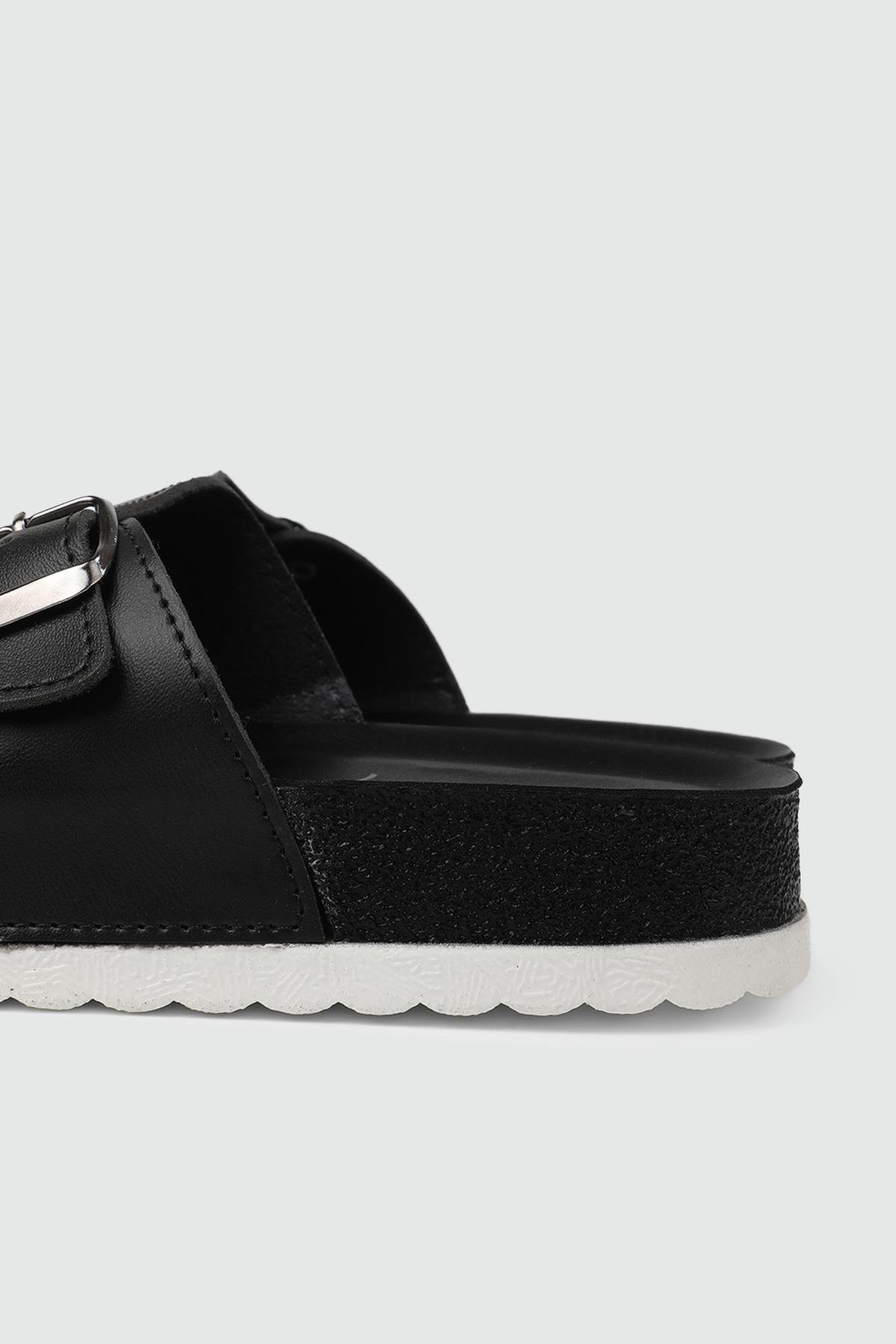 Günlük Tokalı Siyah Kadın Terlik 20044-1 Kadın Günlük Terlik Pienn PİENN 20044-2 ZEN TERLİK