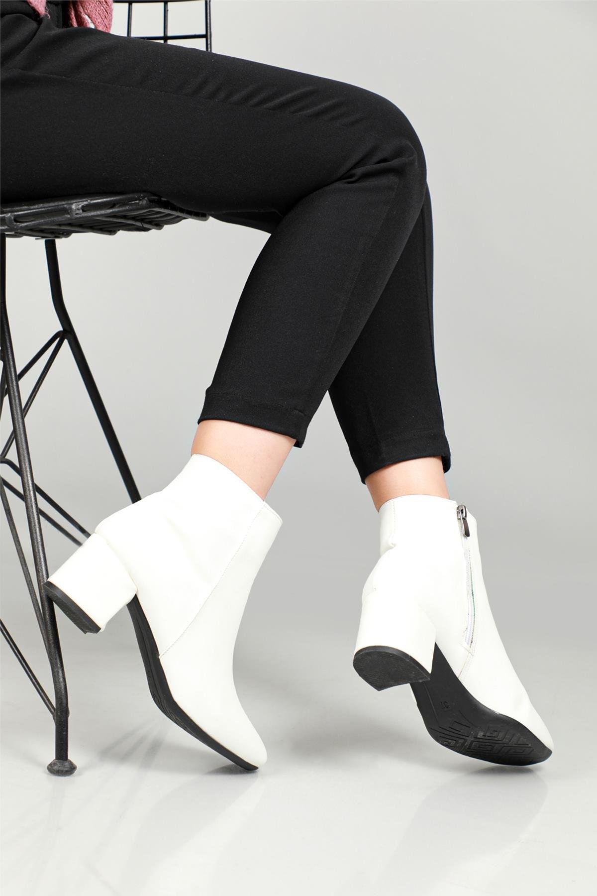 Günlük Topuklu Beyaz Kadın Bot V-0064 Kadın Günlük Conford Bot Carla Bella VİENTO V-0064 BOT
