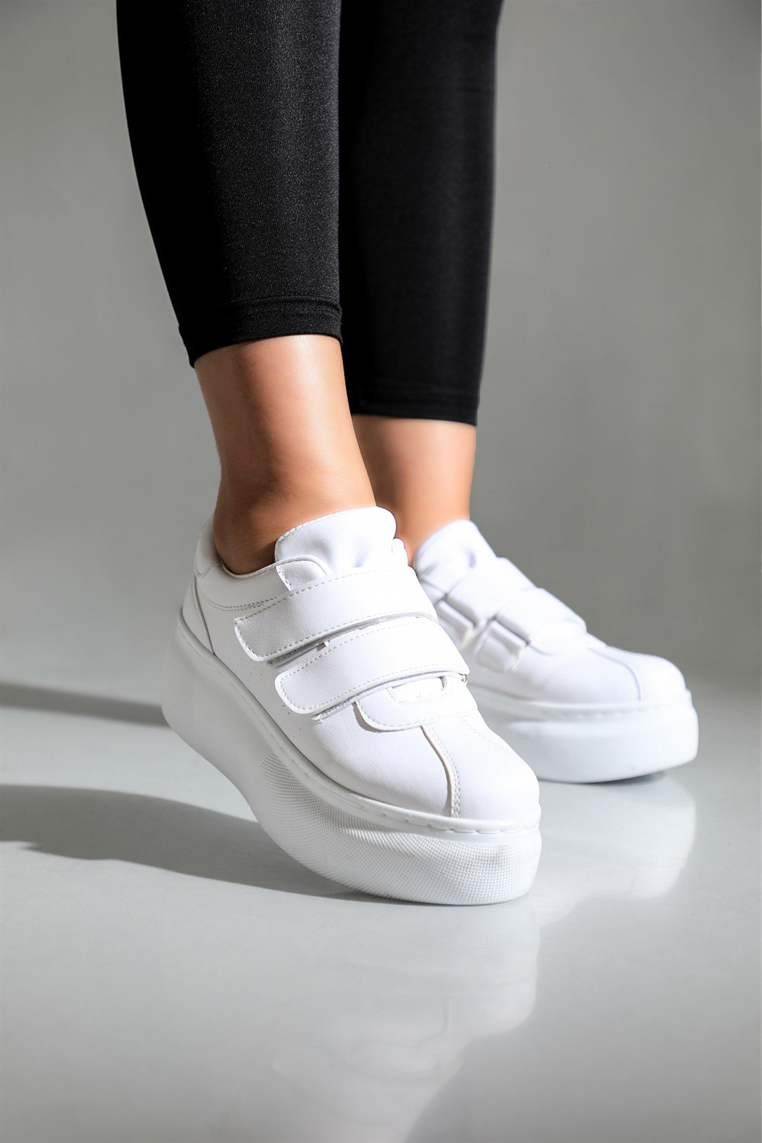 Hafif Kalın Tabanlı Rahat Günlük Casual Yürüyüş Beyaz Kadın Spor Ayakkabı HELEN Kadın Sneaker Beınsteps Beinsteps Ş-20 Helen 22K