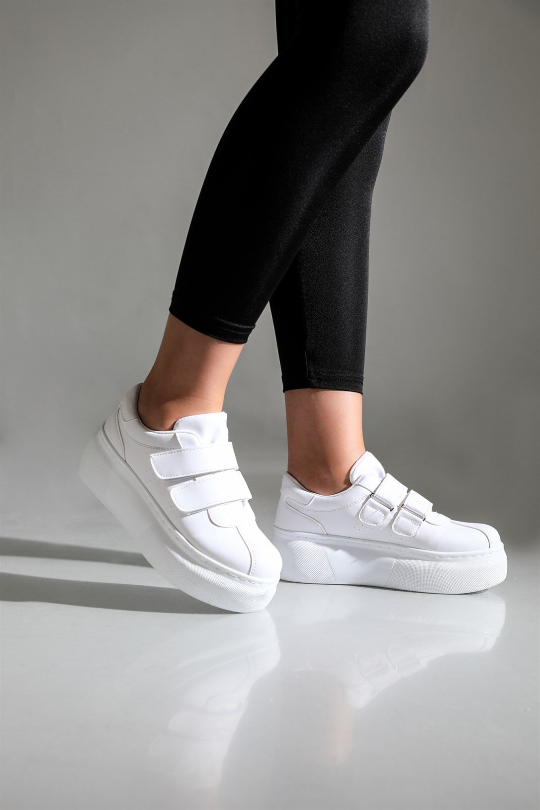 Hafif Kalın Tabanlı Rahat Günlük Casual Yürüyüş Beyaz Kadın Spor Ayakkabı HELEN Kadın Sneaker Beınsteps Beinsteps Ş-20 Helen 22K