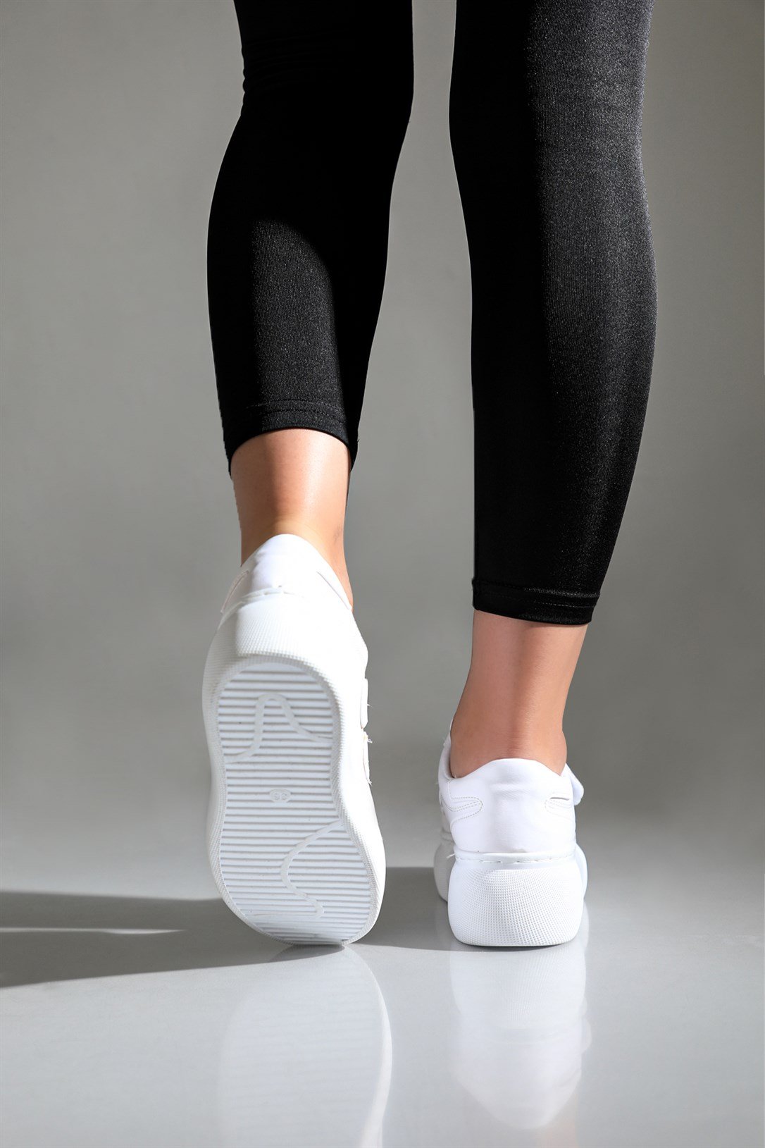 Hafif Kalın Tabanlı Rahat Günlük Casual Yürüyüş Beyaz Kadın Spor Ayakkabı HELEN Kadın Sneaker Beınsteps Beinsteps Ş-20 Helen 22K