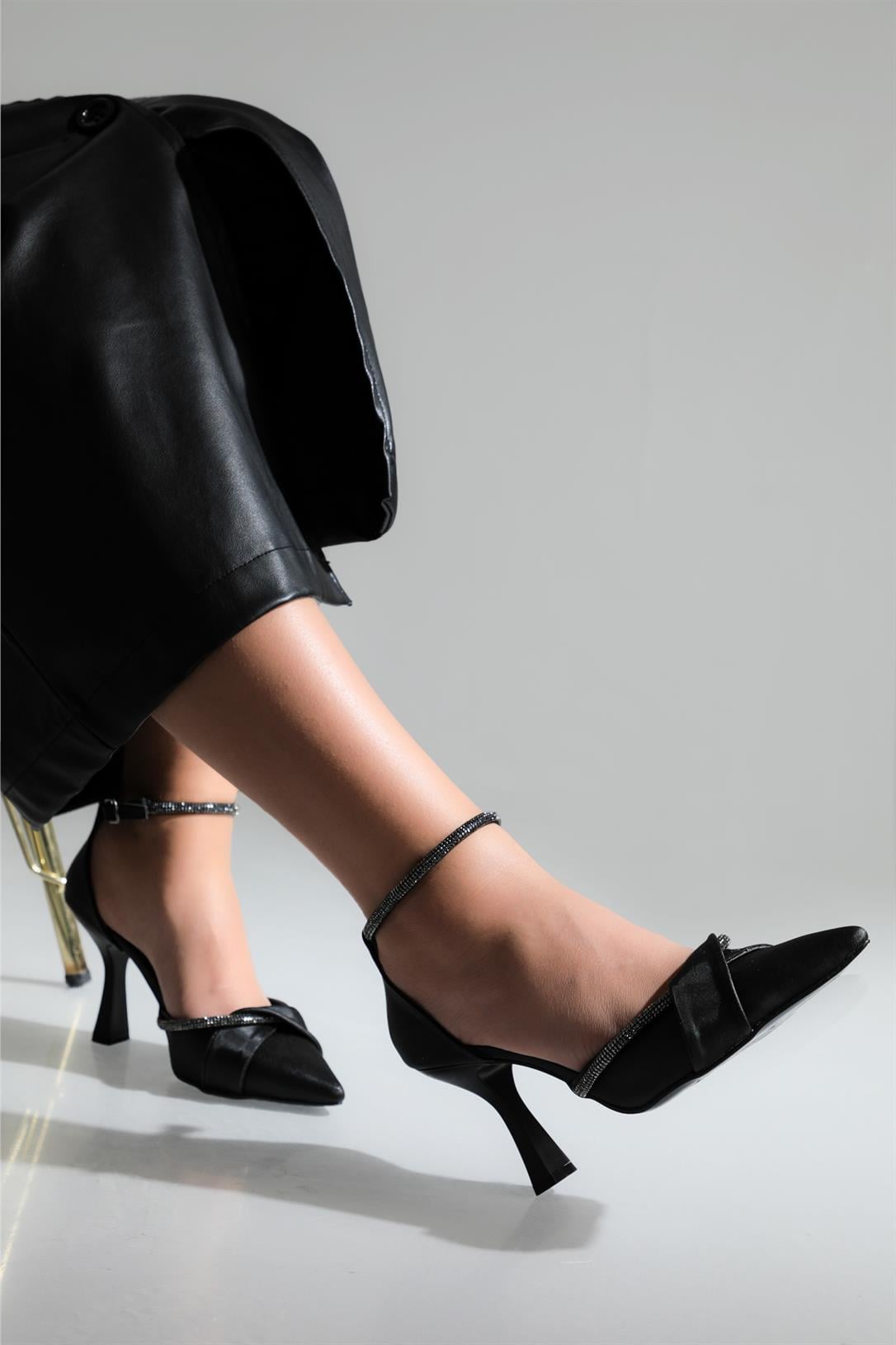 Kadeh Ökçeli Taşlı Abiye Stiletto Siyah Saten Kadın Ayakkabı SÇ-04 Kadın Stiletto Carla Bella My Bella SÇ-04 23Y
