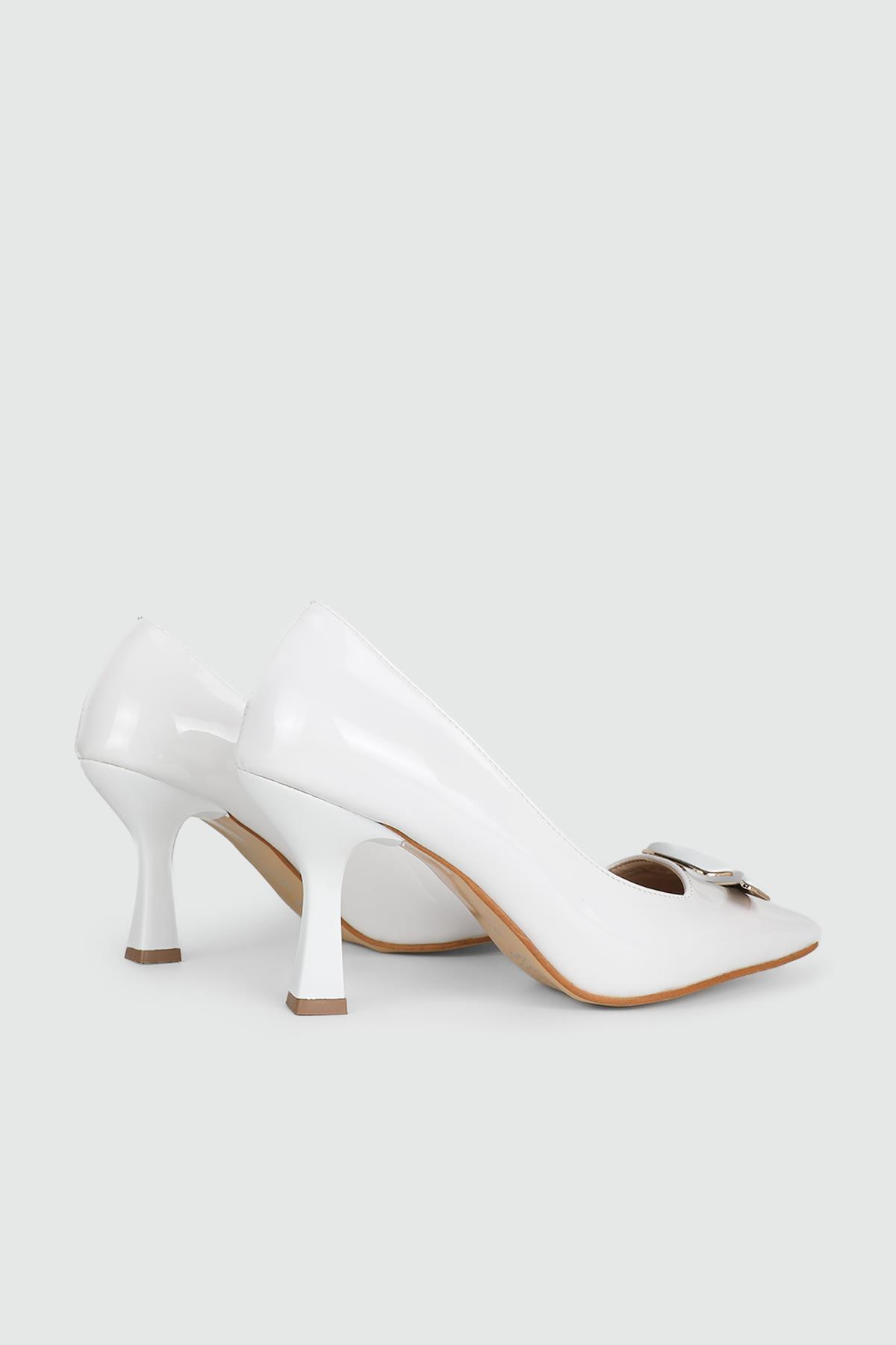 Kadeh Topuklu Sivri Burun Şık Beyaz Rugan Kadın Ayakkabı MS-YSR127 Kadın Yüksek Topuklu MyBella My bella MS-YSR127 KADIN 24K