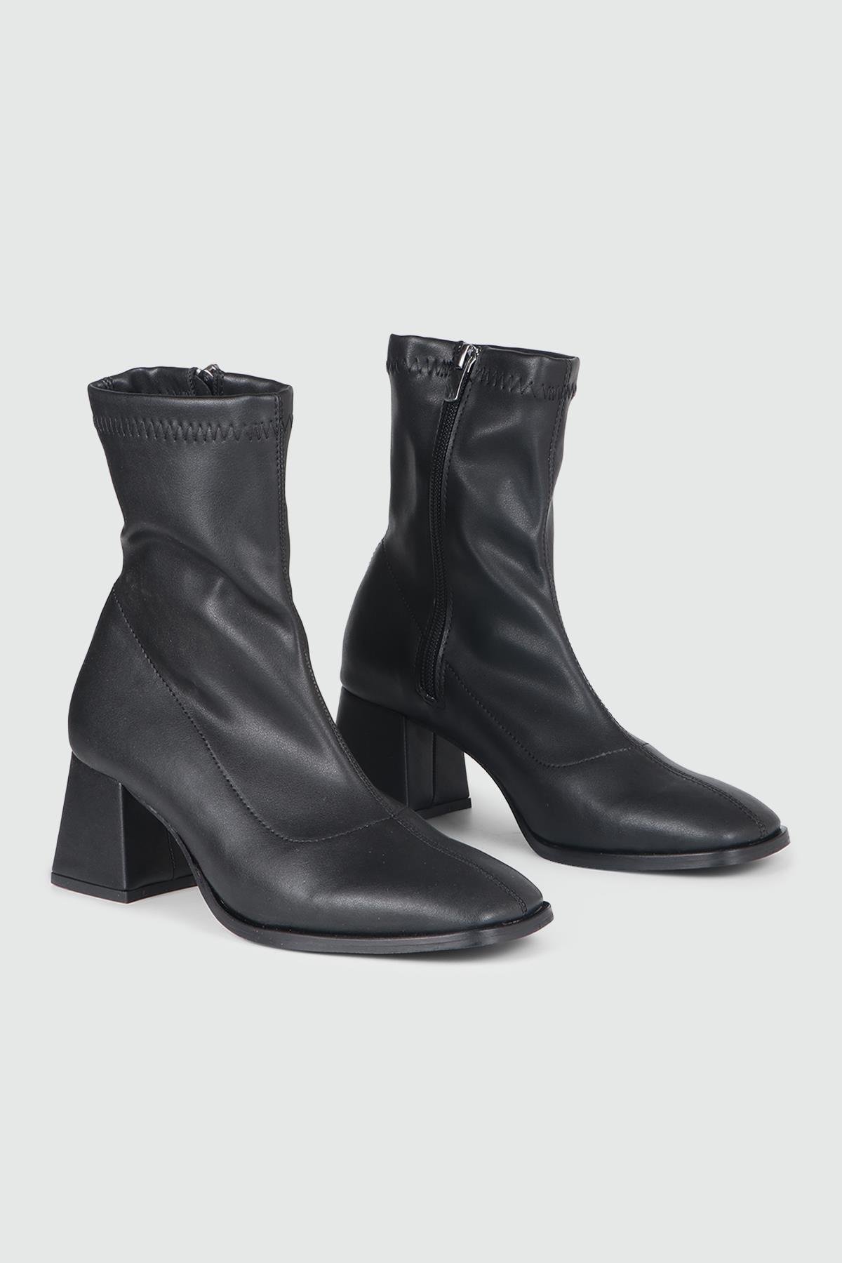 Kadeh Topuklu Sivri Burun Şık Siyah Kadın Ayakkabı MB-2001 Kadın Klasik Topuklu Bot MyBella My bella MB-2001 KADIN 24K