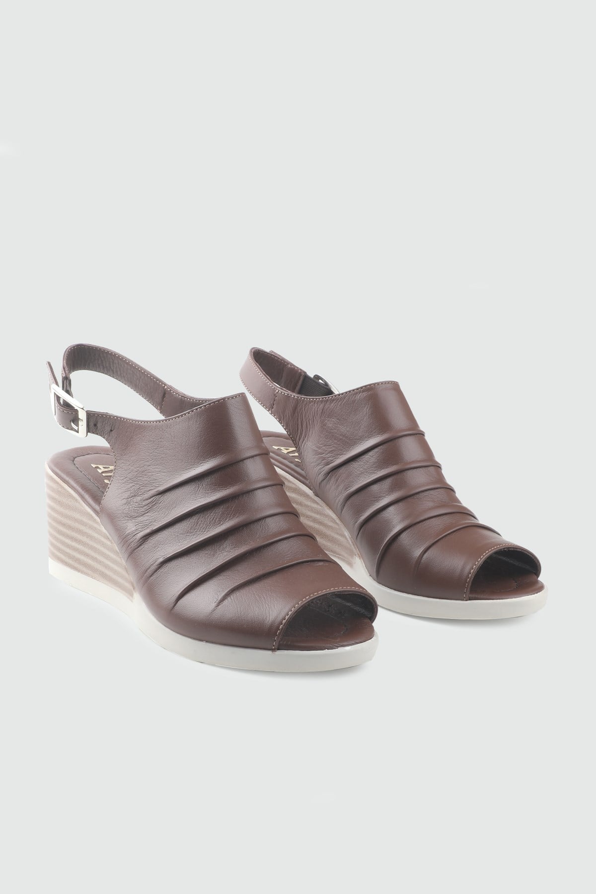 Kadın Arkası ve Önü Açık Kemer Detaylı Sandalet Kahve Kadın Sandalet MY BELLA BLS-080 Kadın Dolgu Topuklu Sandalet MY BELLA MY BELLA BLS-080 Kadın 26Y