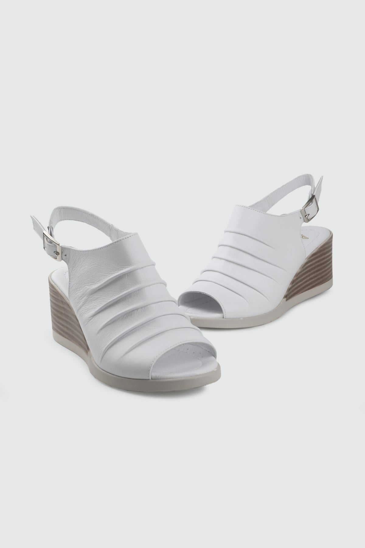 Kadın Arkası ve Önü Açık Kemer Detaylı Sandalet Beyaz Kadın Sandalet MY BELLA BLS-080 Kadın Dolgu Topuklu Sandalet MY BELLA MY BELLA BLS-080 Kadın 26Y