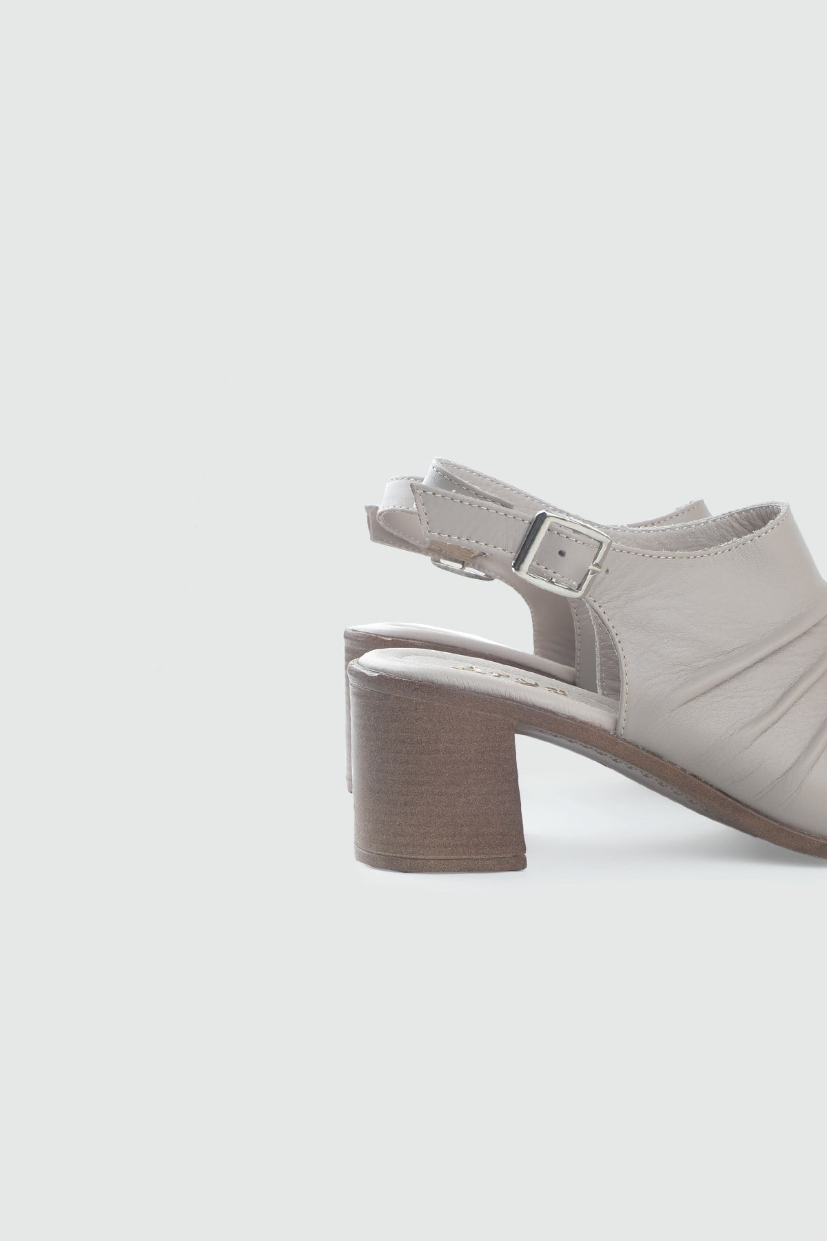 Kadın Arkası ve Önü Açık Kemer Detaylı Sandalet Silver Kadın Sandalet MY BELLA BLS-060 Kadın Topuklu Sandalet MY BELLA MY BELLA BLS-060 Kadın 26Y