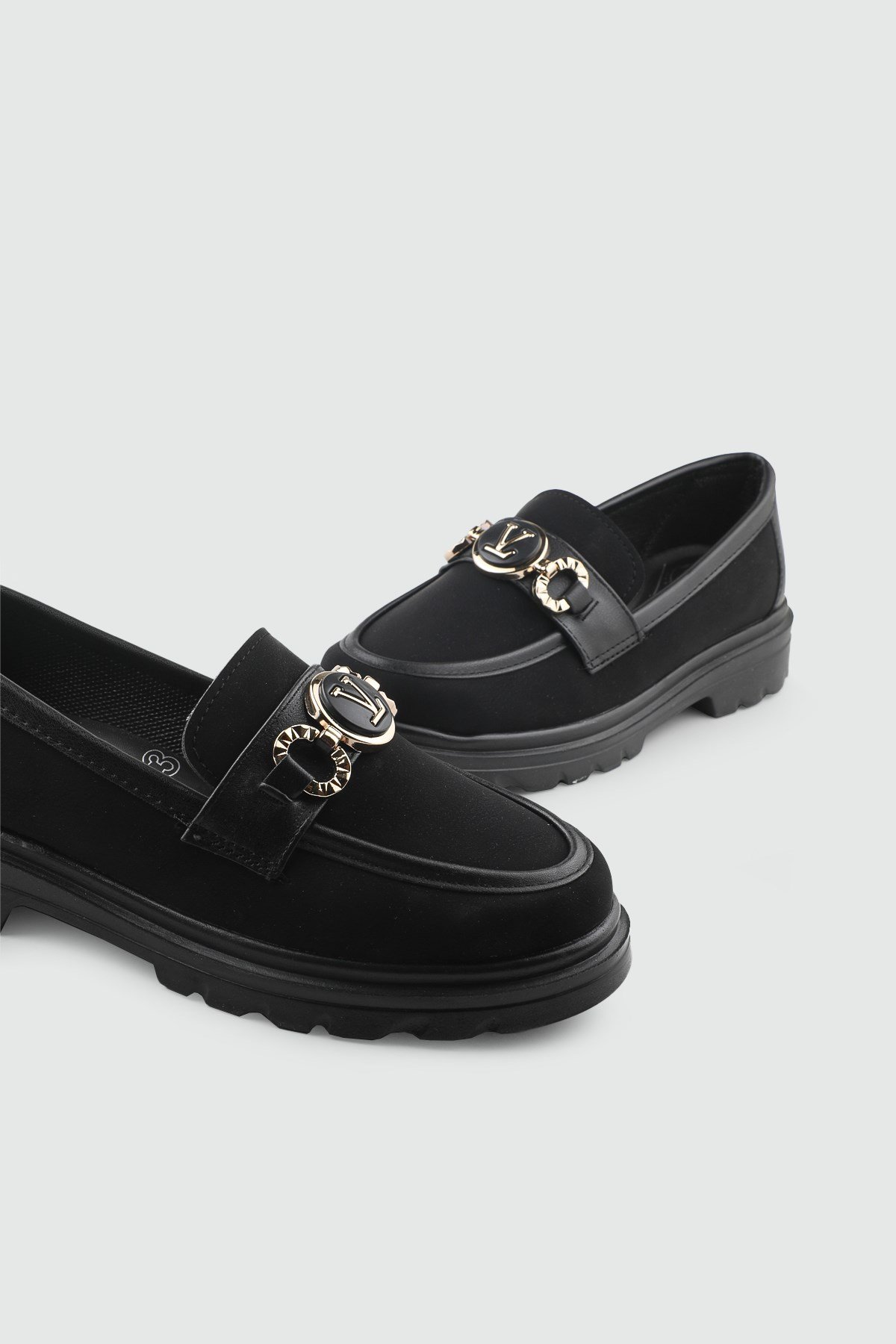 Kadın Günlük Loafer Siyah Zümrüt Toka Detaylı Kadın Günlük Ayakkabı Wanetti 26-721 Kadın Günlük Ayakkabı Wanetti Wanetti 26-721 26K
