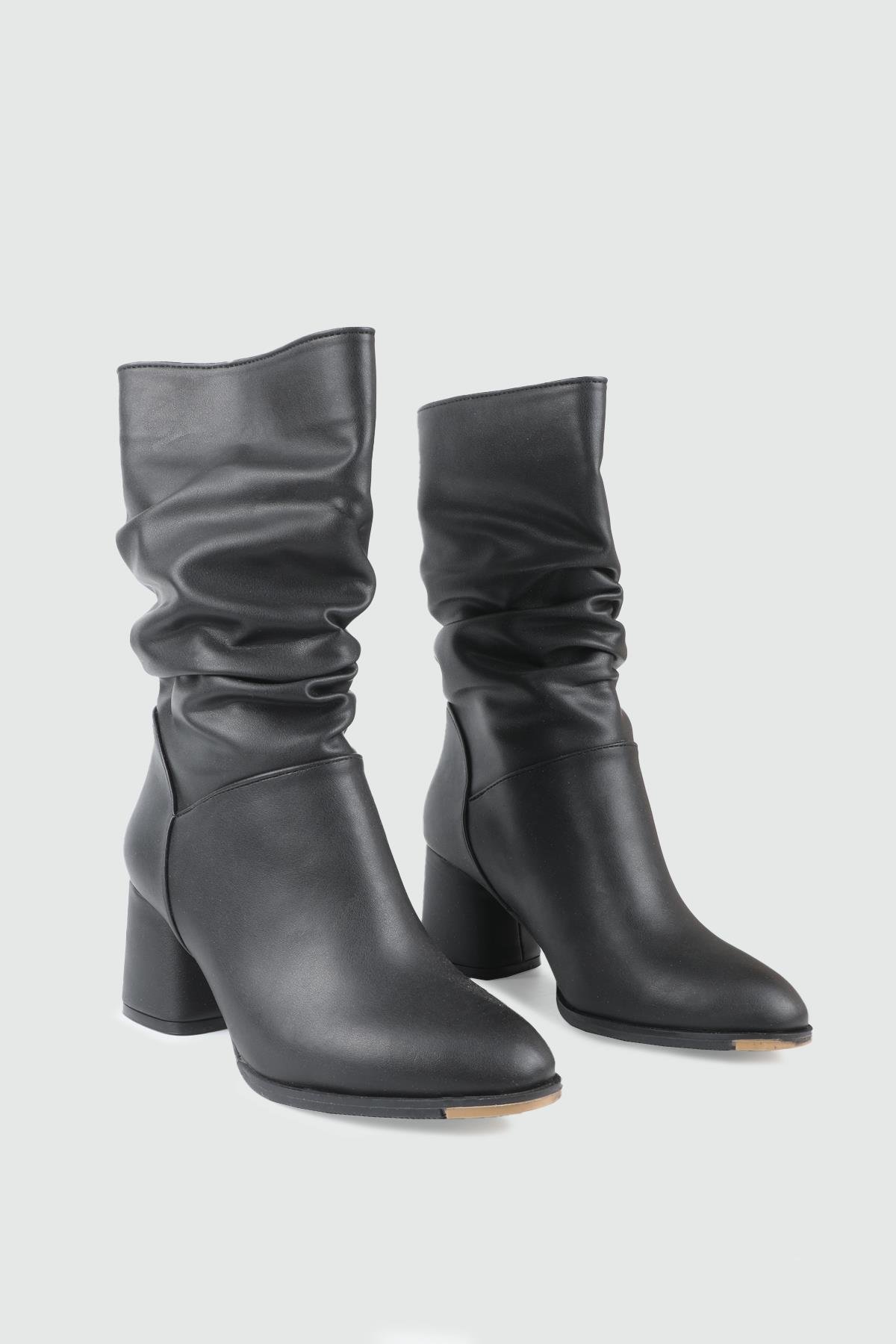 Kalın Topuklu Bağsız Siyah Körüklü Kadın Çizme My Bella RSL-2430 Kadın Klasik Topuklu Bot MyBella My Bella RSL-2430 KADIN 25K