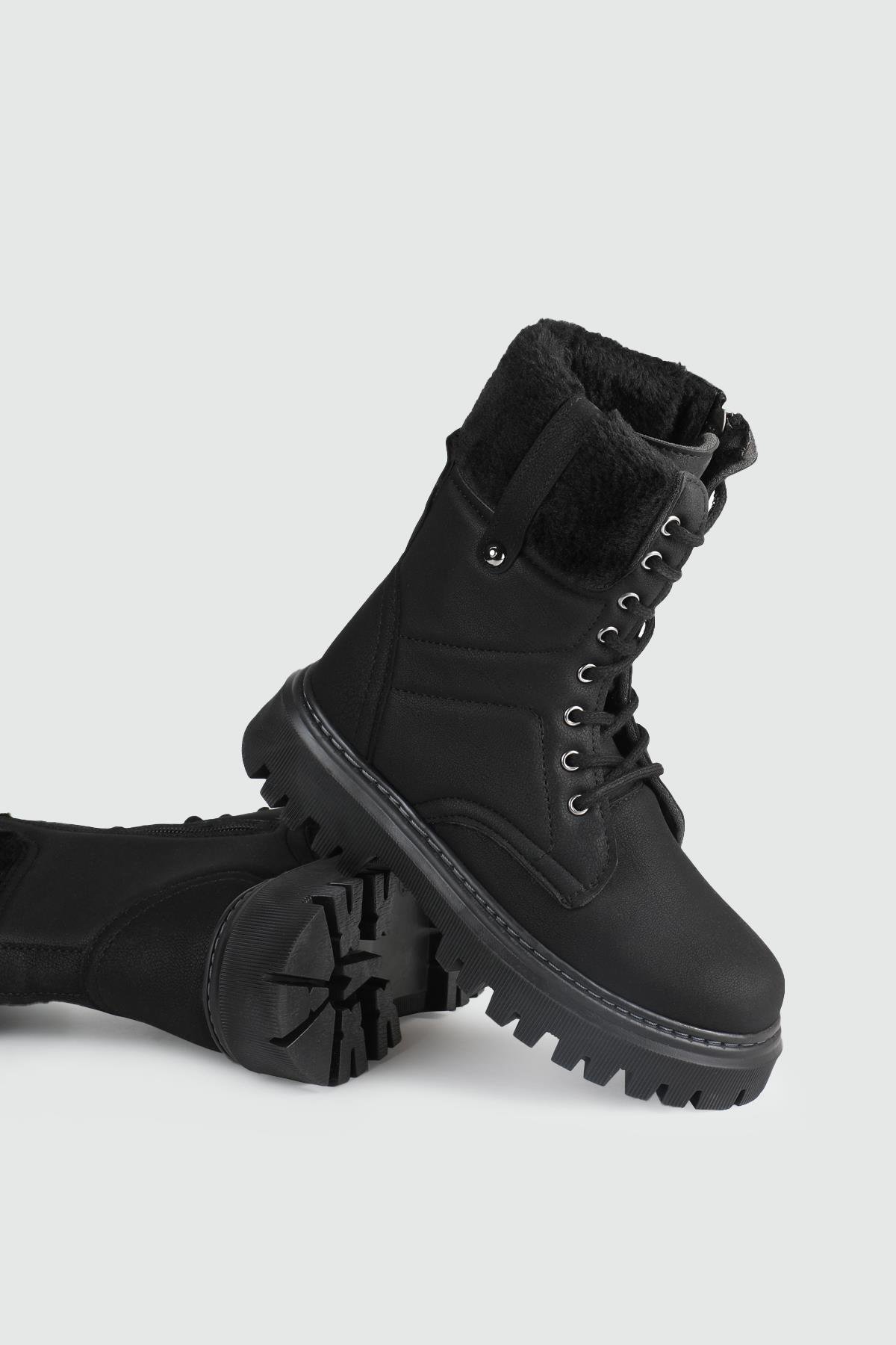 Kaymaz Taban Bağcıklı Fermuarlı Siyah Zümrüt Çocuk Bot WNT012 Çocuk bot & Çizme Wanetti Wanetti 012 FLT 24K