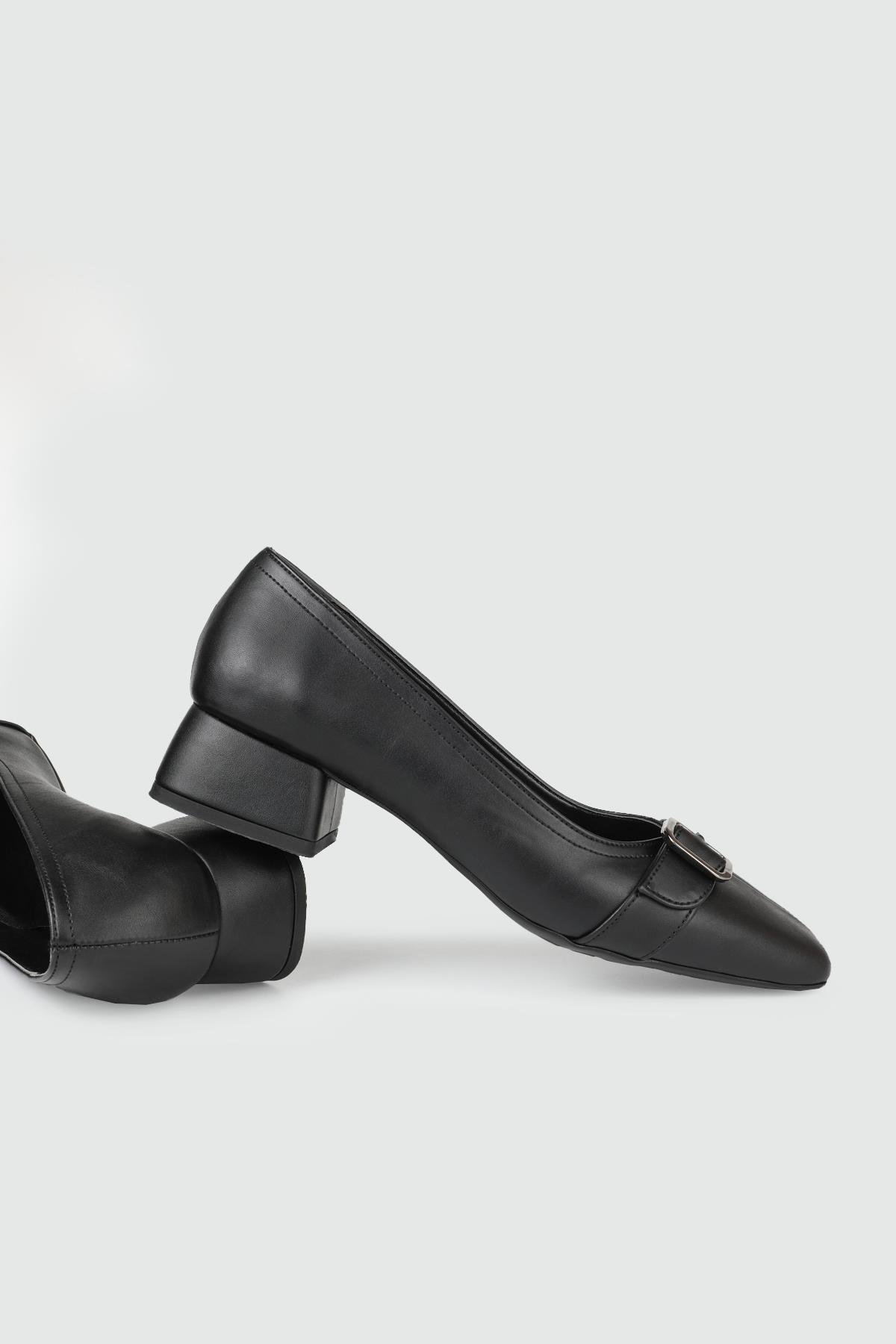 Kemer Detaylı Siyah Kadın Ayakkabı SRP-190 Kadın Alçak Topuklu Serap MYBELLA SRP-190 Kadın 25Y