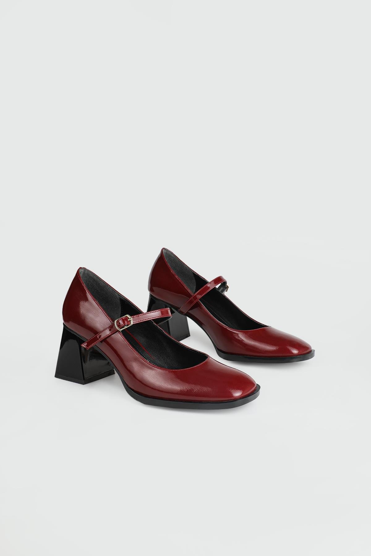 Küt Burunlu Bordo Rugan Kadın Topuklu Ayakkabı MD-2025 Kadın Yüksek Topuklu Carla Bella My Bella MD-2025 Kadın 25Y