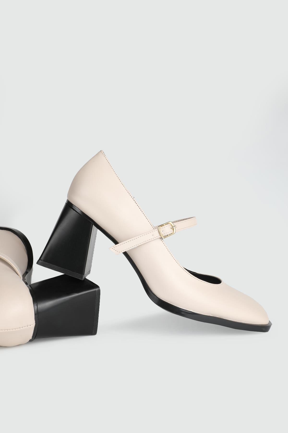 Küt Burunlu Krem Kadın Topuklu Ayakkabı MD-2025 Kadın Yüksek Topuklu Carla Bella My Bella MD-2025 Kadın 25Y