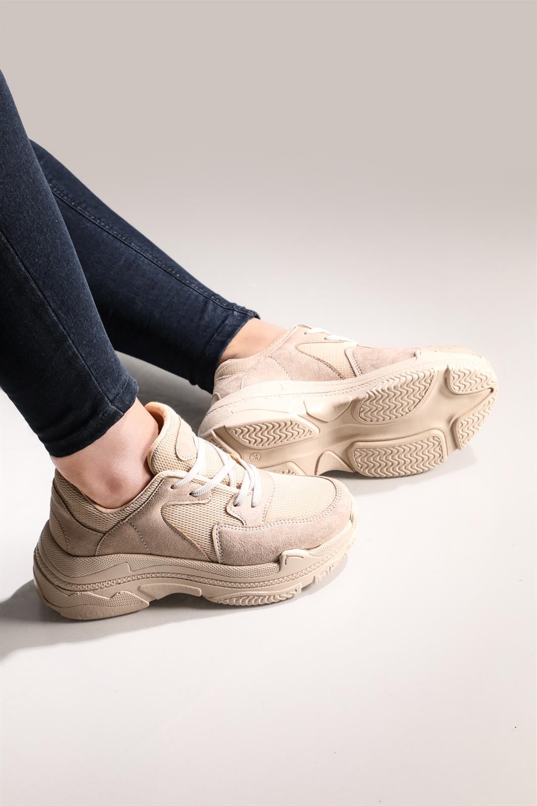 Nefes Alır Kalın Taban Bağcıklı Bej Süet Kadın Spor Ayakkabı Ş-10 Kadın Sneaker Beınsteps BEINSTEPS Ş-10 Anoraklı 23Y