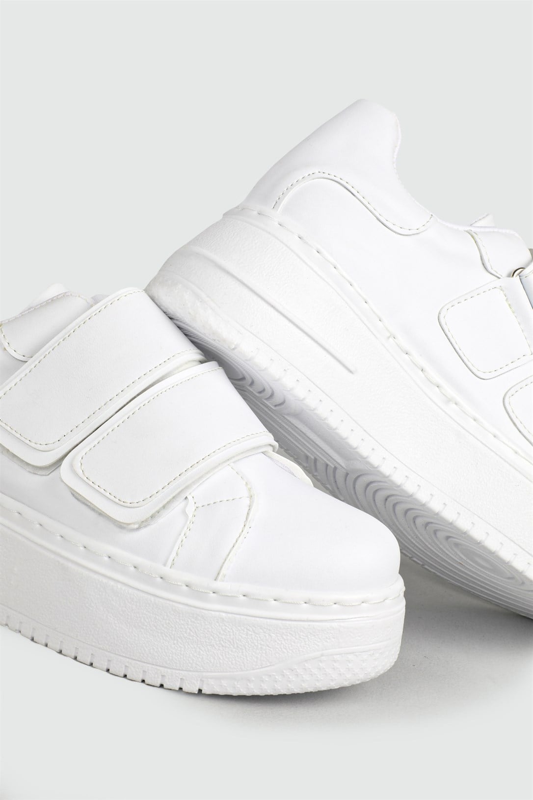 Nefes Alır Kalın Taban Cırtlı Beyaz Kadın Spor Ayakkabı CAROLİNE Kadın Sneaker Beınsteps Beinsteps Ş-19 Caroline 22Y