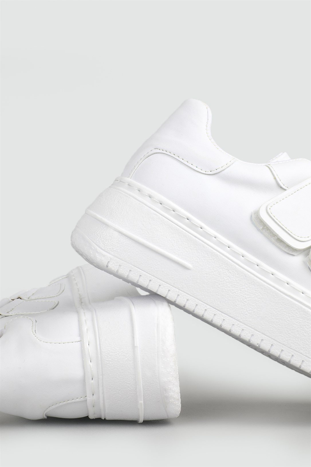 Nefes Alır Kalın Taban Cırtlı Beyaz Kadın Spor Ayakkabı CAROLİNE Kadın Sneaker Beınsteps Beinsteps Ş-19 Caroline 22Y