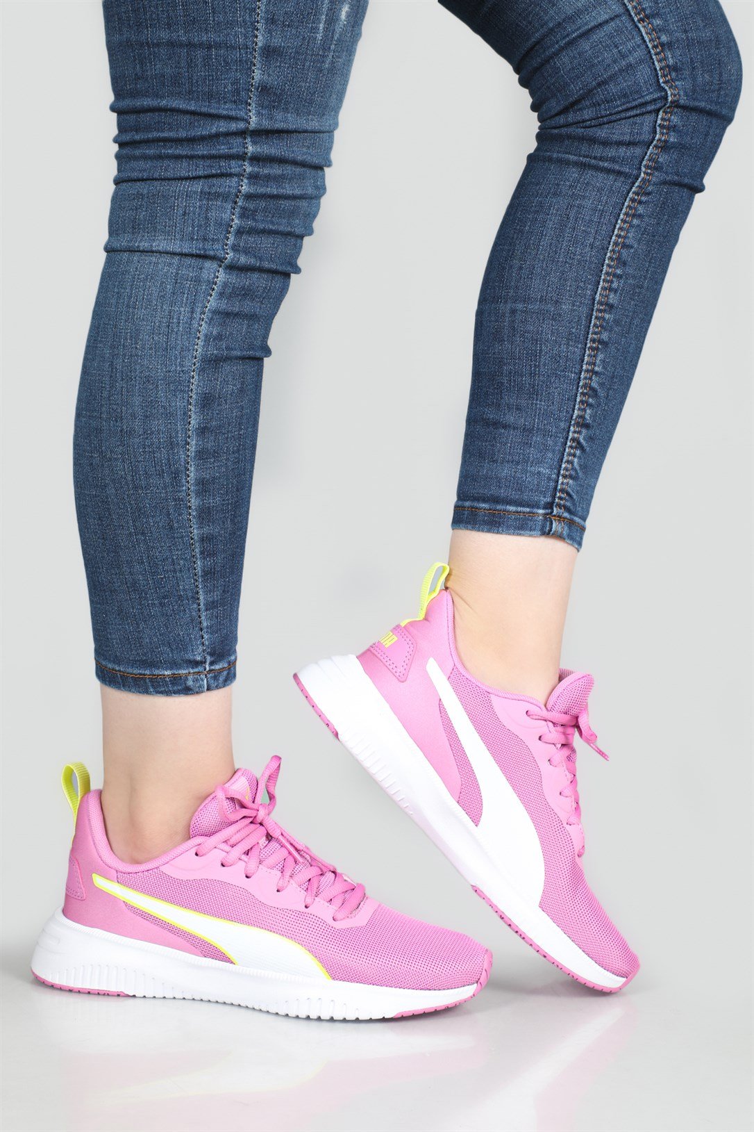 Nefes Alır Ortopedik Fuşya Byz Unisex Spor Ayakkabı 195562-08 Unisex Koşu / Yürüyüş Puma PUMA 195562-08 22Y