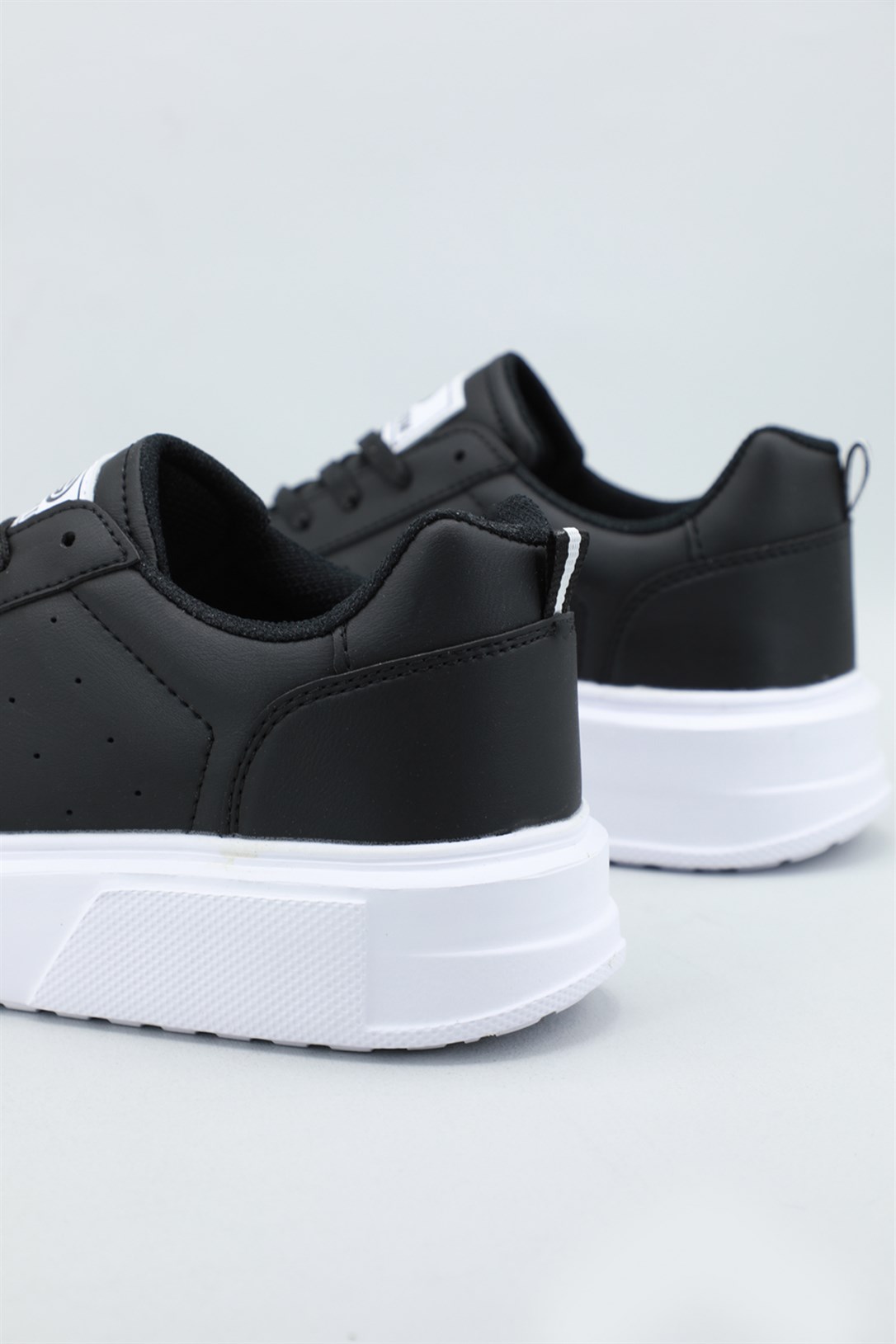 Nefes Alır Rahat Siyah Beyaz Kadın Spor Ayakkabı 148 Kadın Günlük Spor Ayakkabı Dark Step DARKSTEP 148 ZEN Anorak Spor