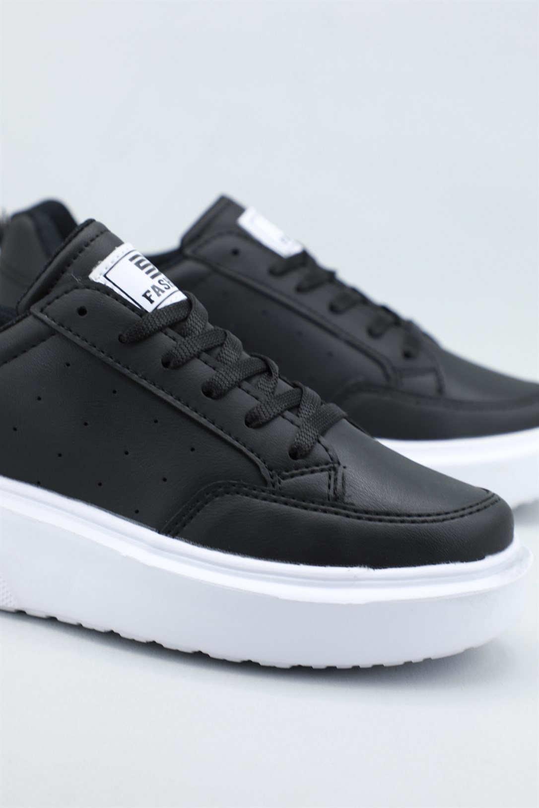 Nefes Alır Rahat Siyah Beyaz Kadın Spor Ayakkabı 148 Kadın Günlük Spor Ayakkabı Dark Step DARKSTEP 148 ZEN Anorak Spor