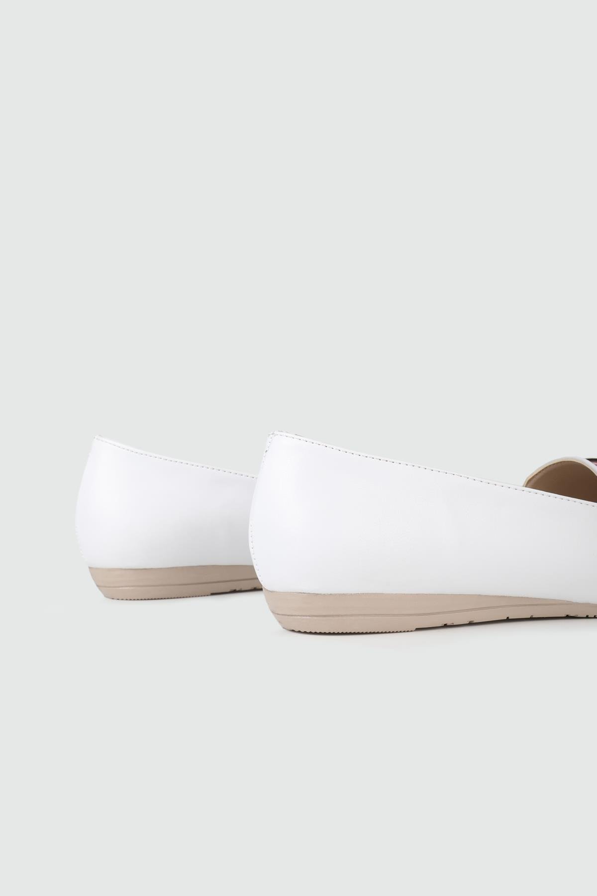 Önden Tokalı Günlük Beyaz Kadın Babet ŞM-2002 Kadın Babet Carla Bella My Bella ŞM-2002 Kadın 25Y