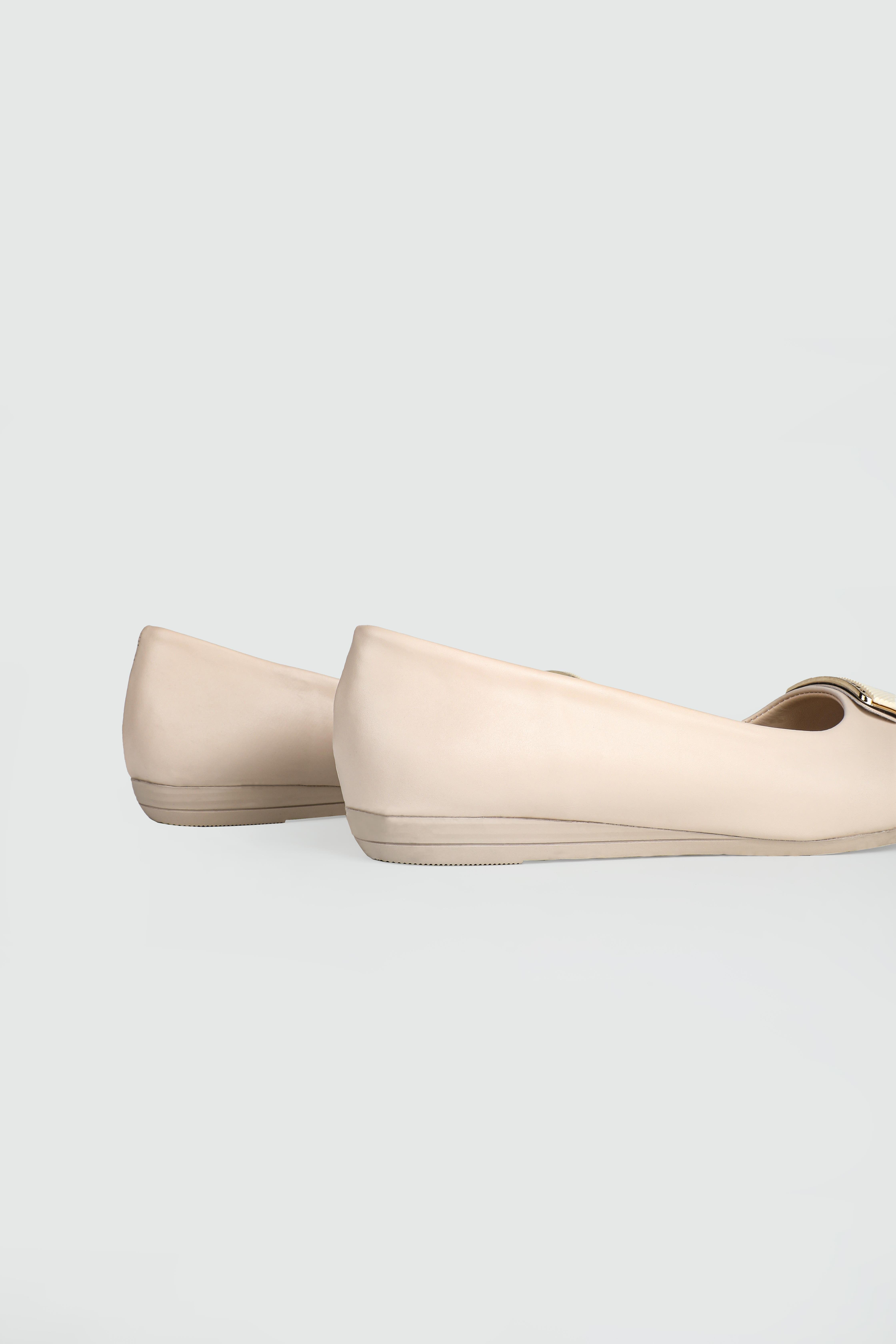 Önden Tokalı Günlük Ten Kadın Babet ŞM-1025 Kadın Babet Carla Bella My Bella 25Y ŞM-1025 V Tokalı