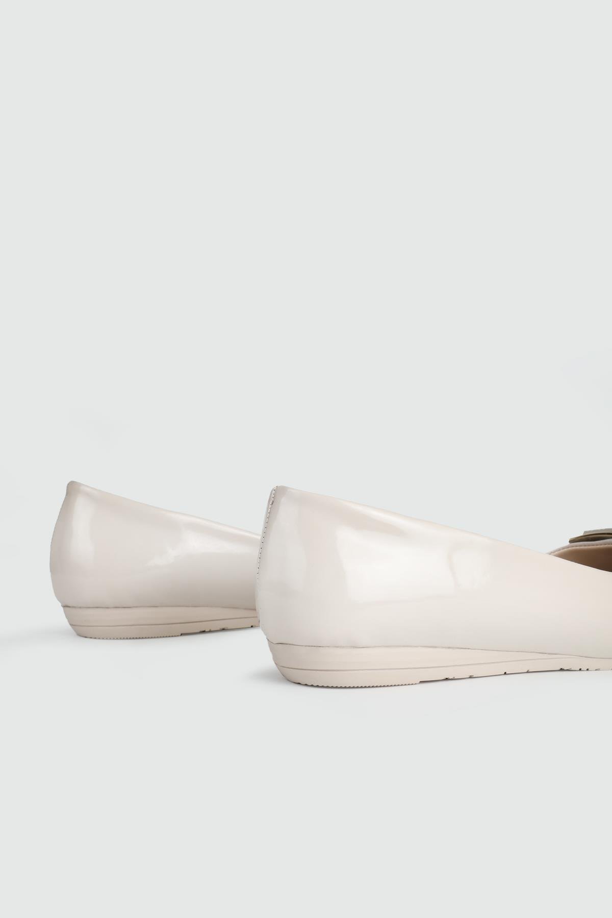 Önden Tokalı Günlük Ten Rugan Kadın Babet ŞM-1052 Kadın Babet Carla Bella My Bella 25Y ŞM-1052 Tokalı