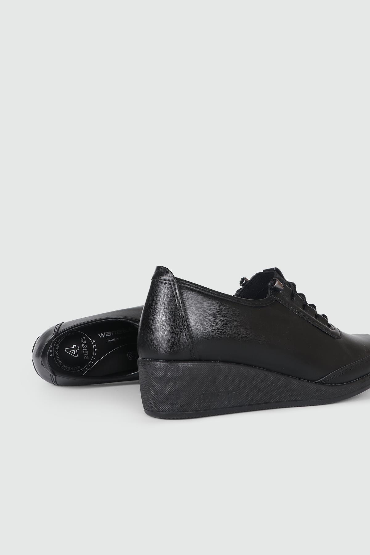 Ortapedik Taban Günlük Rahat Siyah Kadın Ayakkabı 24-301 Kadın Günlük Ayakkabı Wanetti Wanetti 24-301 Kadın 24Y