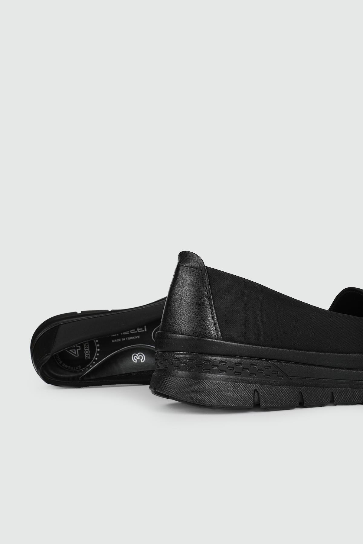 Ortapedik Taban Günlük Rahat Siyah Kadın Ayakkabı 24-131 Kadın Günlük Ayakkabı Wanetti Wanetti 24-131 ATM Kadın 24Y