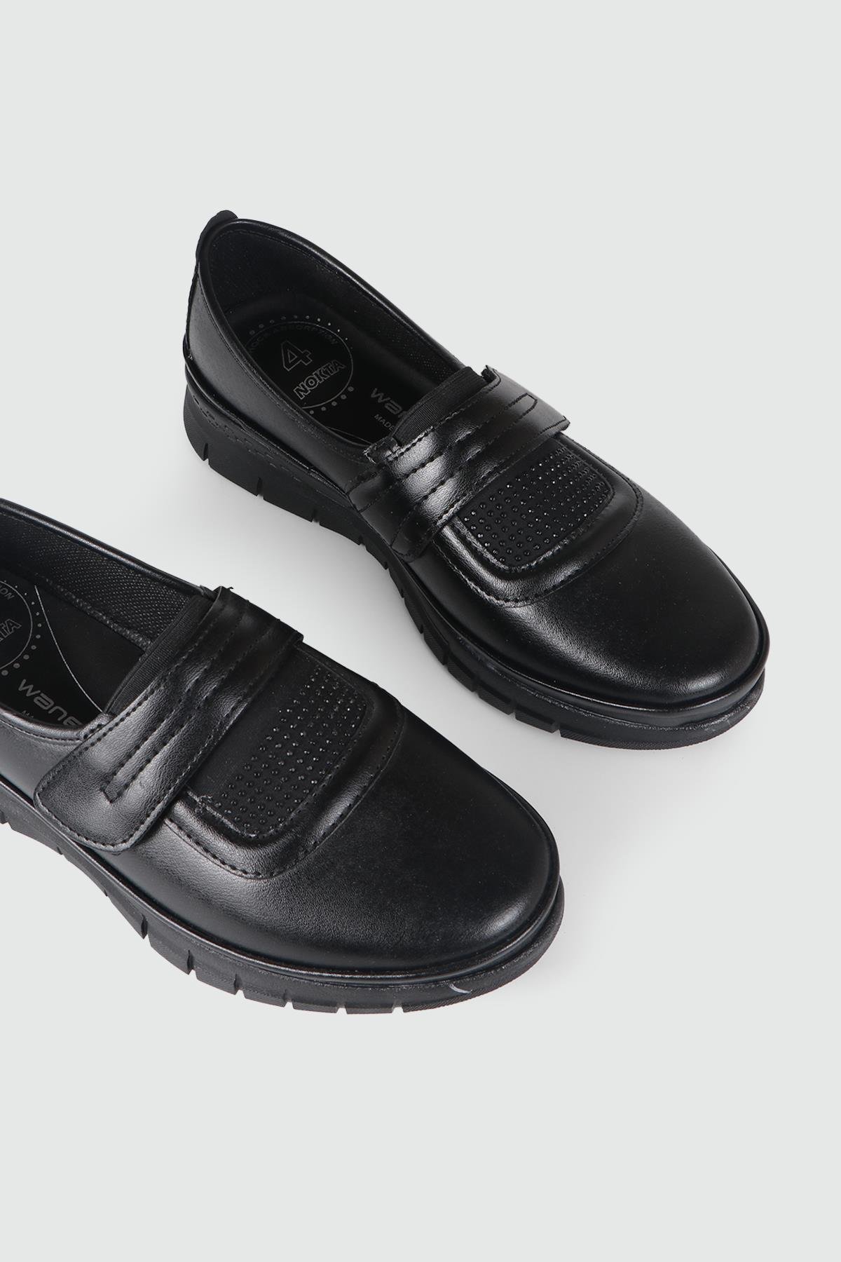 Ortapedik Taban Günlük Rahat Siyah Kadın Ayakkabı 24-124 Kadın Günlük Ayakkabı Wanetti Wanetti 24-124 ATM Kadın 24Y