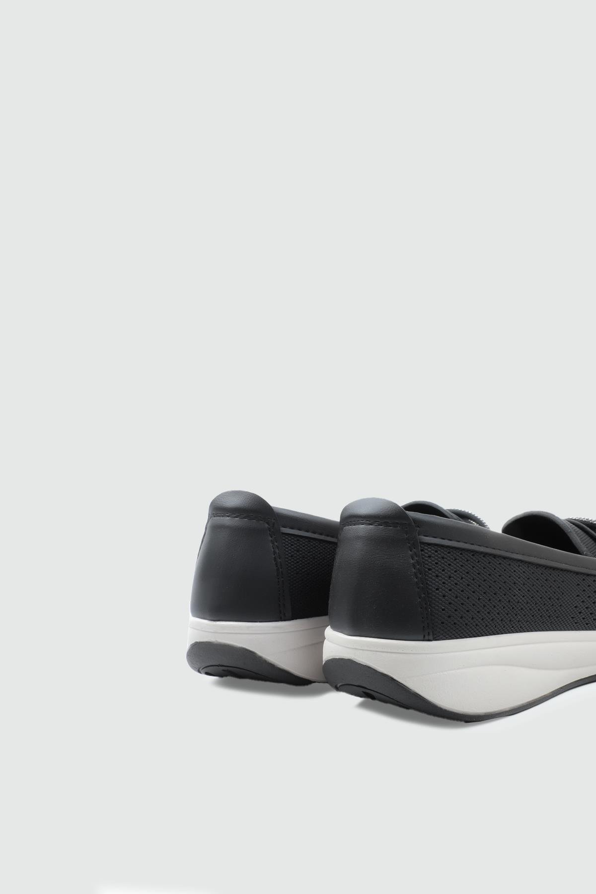 Ortapedik Taban Günlük Rahat Siyah Kot Zımbalı Kadın Ayakkabı WANETTİ 25-267 Kadın Günlük Ayakkabı Wanetti Wanetti 25-265 Poli Kadın