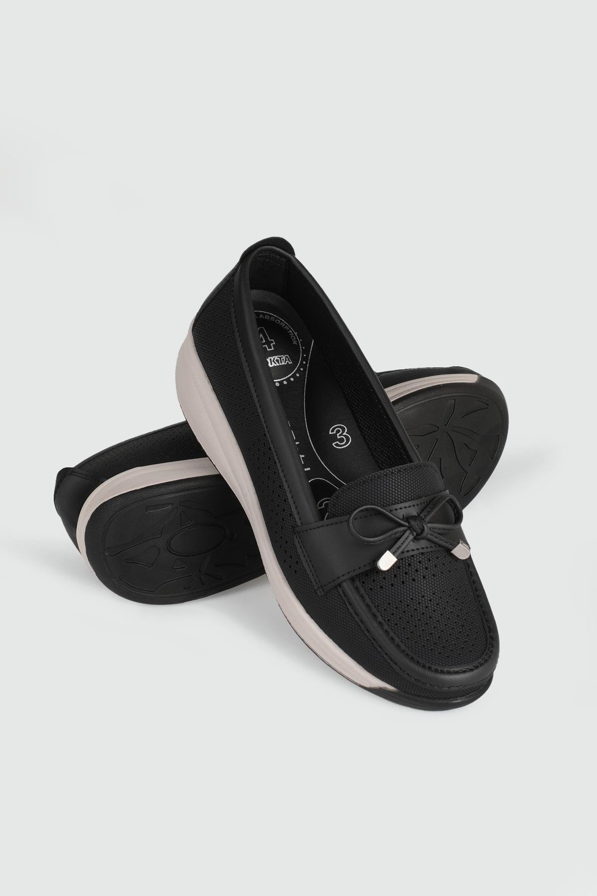 Ortapedik Taban Günlük Rahat Siyah Kot Zımbalı Kadın Ayakkabı 25-261 Kadın Günlük Ayakkabı Wanetti Wanetti 25-261 Kadın 25Y