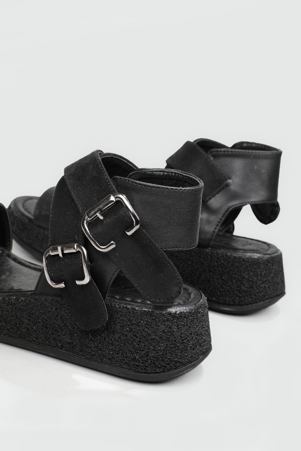 Ortopedik Rahat Taban Çift Tokalı Siyah Kadın Sandalet K-315 Kadın Dolgu Topuklu Sandalet Carla Bella My Bella K-315 Sandalet 22Y