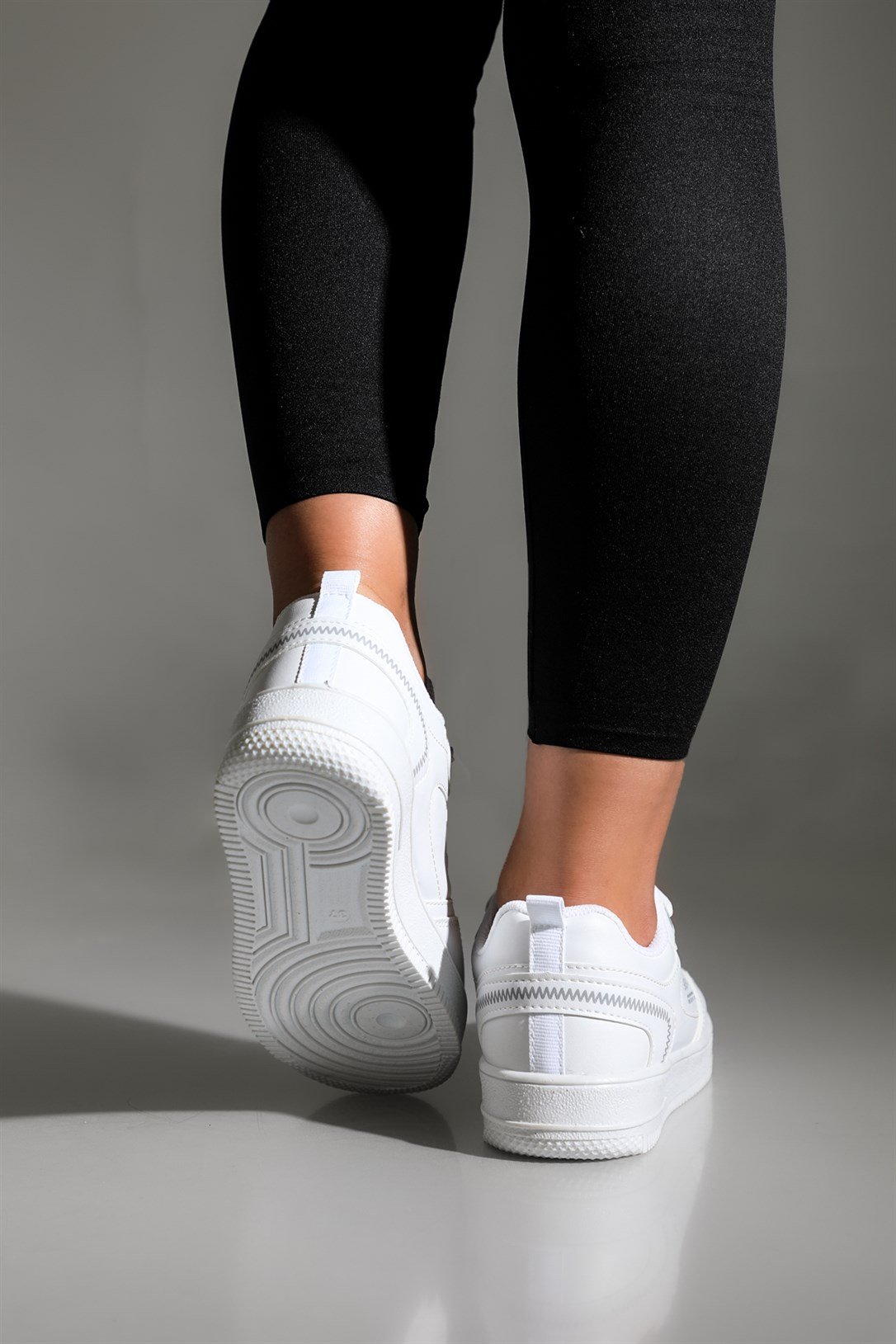 Rahat Bağcıklı Günlük Beyaz Unisex Spor Ayakkabı 2181 Unisex Günlük Spor Ayakkabı Lambırlent LAMBIRLENT 2181 UNİSEX SPOR