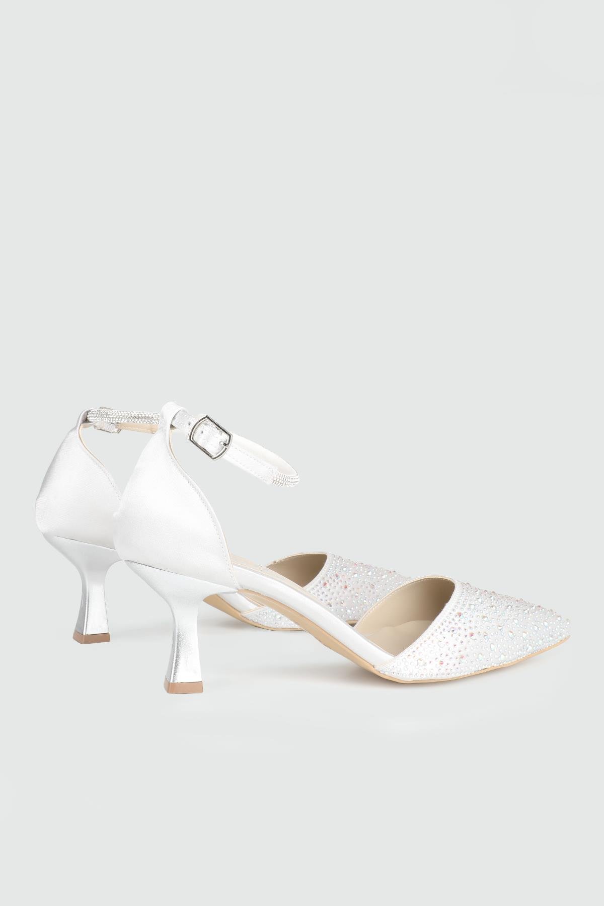 Rahat Taşlı Gümüş Saten Kadın Ayakkabı KRD-120 Kadın Alçak Topuklu MyBella My Bella KRD-120 Kadın 25Y