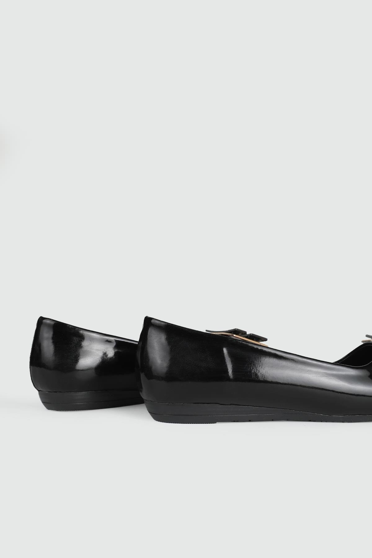 Sivri Burun Arkası Açık Fiyonklu Siyah Rugan Kadın Ayakkabı ŞM-225 Kadın Babet Carla Bella My Bella ŞM-1032 Kadın 25Y