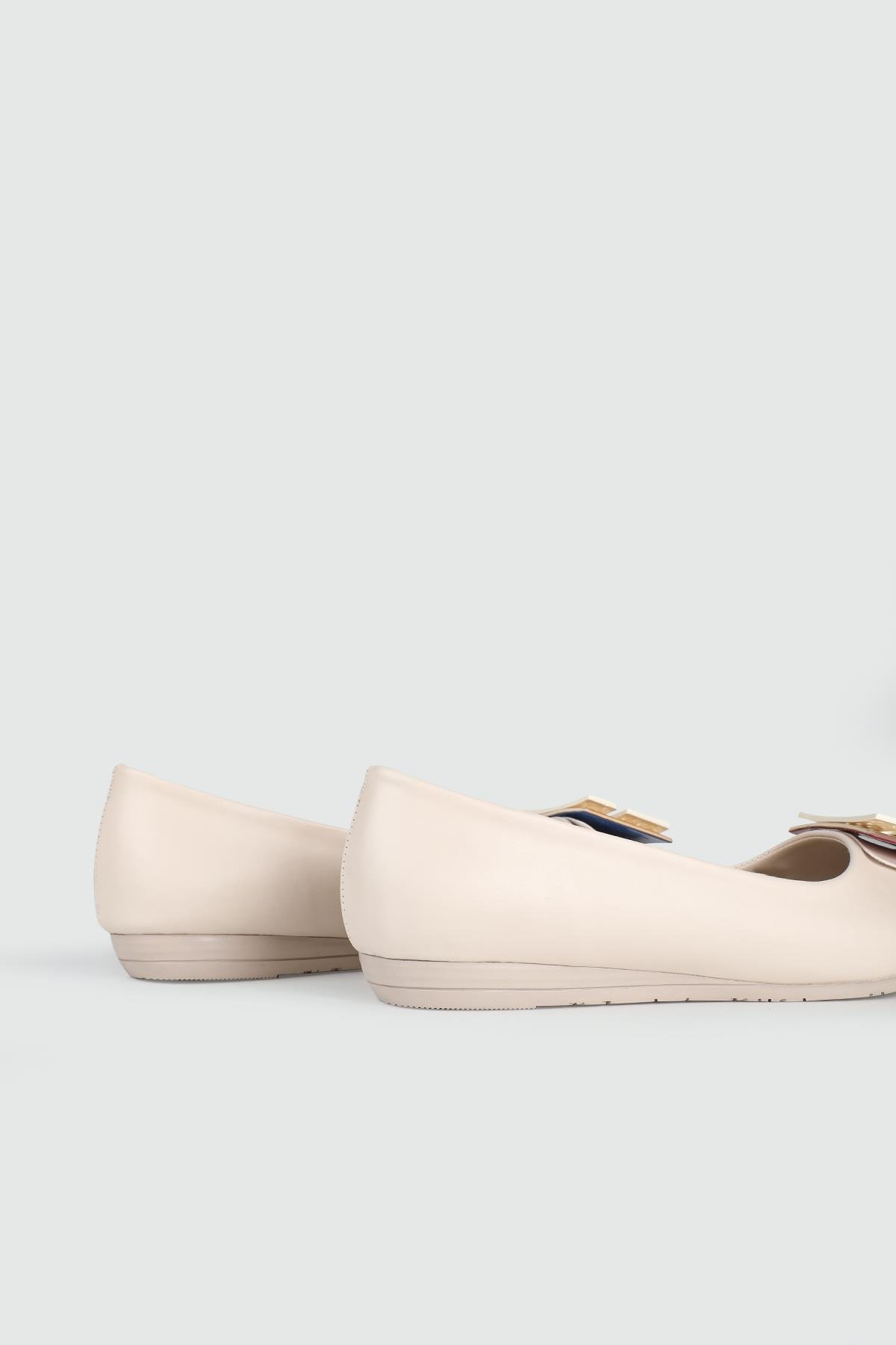 Sivri Burun Arkası Açık Fiyonklu Ten Kadın Ayakkabı ŞM-225 Kadın Babet Carla Bella My Bella ŞM-1032 Kadın 25Y