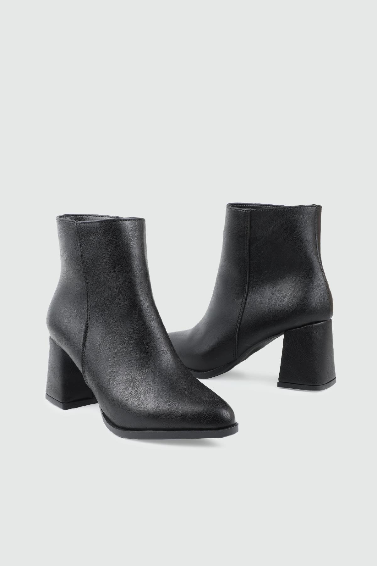 Sivri Burun Fermuarlı Siyah Yüksek Topuklu Klasik Bot MY BELLA AC-400 Kadın Klasik Topuklu Bot MyBella MY BELLA AC-400 Kadın 25K