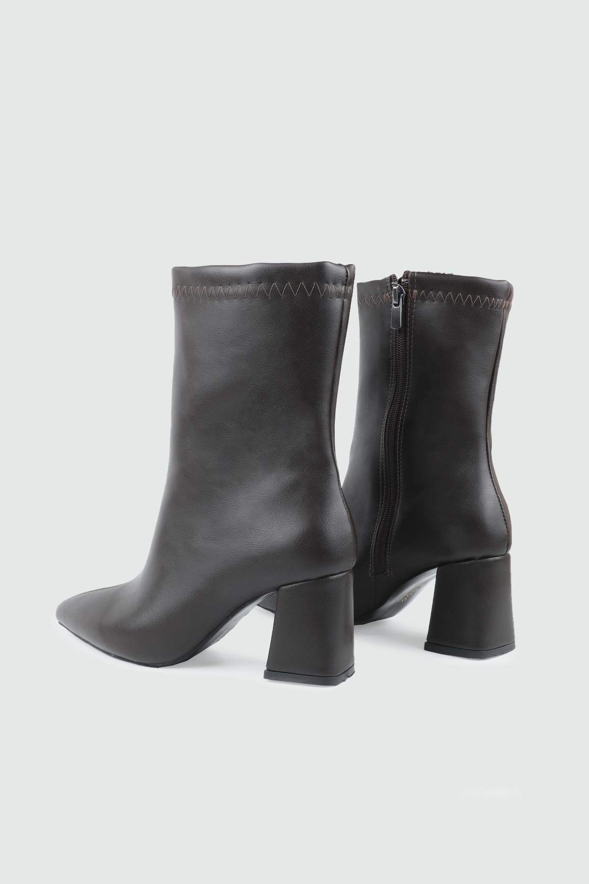 Sivri Burun Rahat Kahve Blok Topuk Klasik Kadın Bot MY BELLA TRB-100 Kadın Klasik Topuklu Bot MyBella MY BELLA TRB-100 Kadın 25K