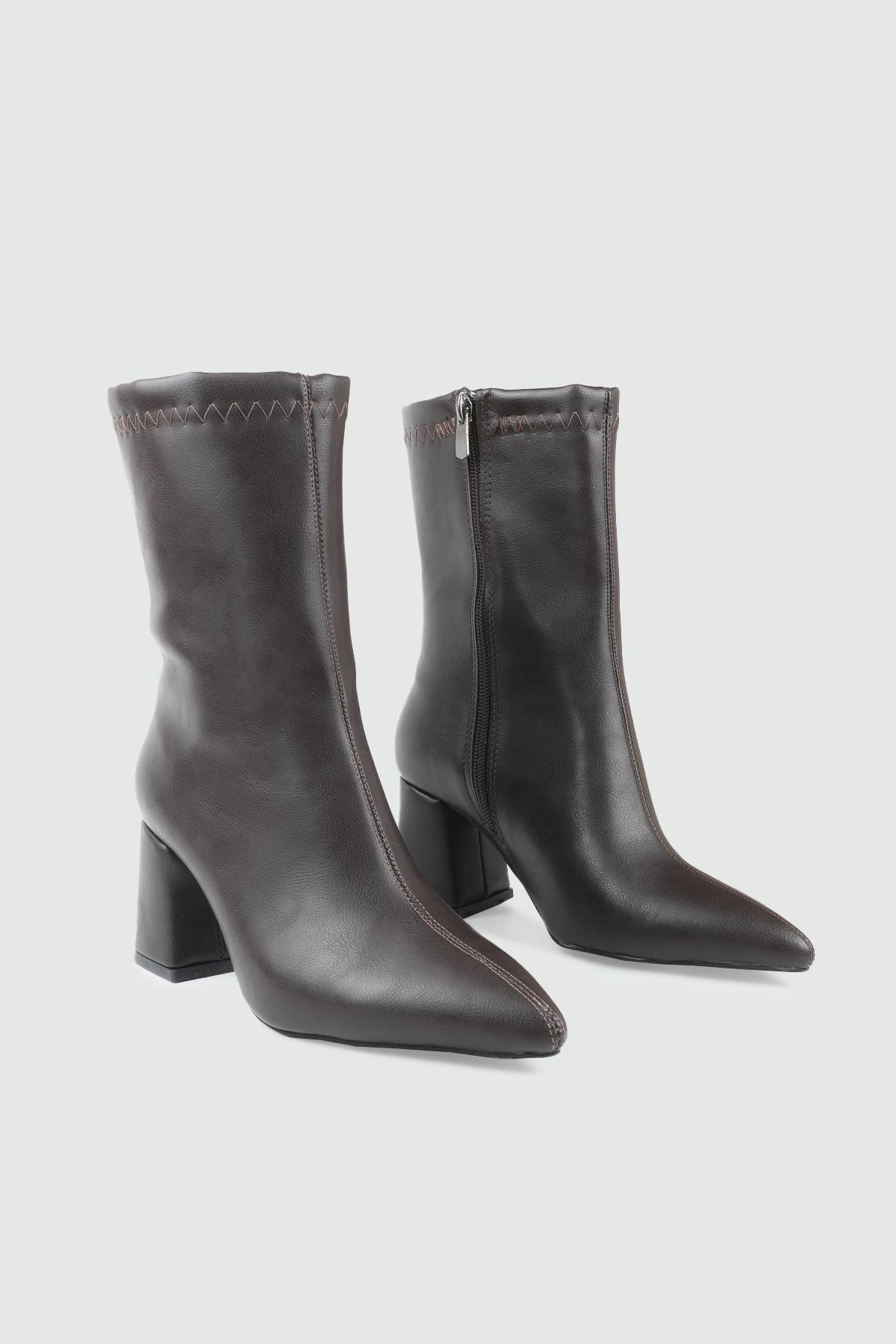 Sivri Burun Rahat Kahve Blok Topuk Klasik Kadın Bot MY BELLA TRB-100 Kadın Klasik Topuklu Bot MyBella MY BELLA TRB-100 Kadın 25K