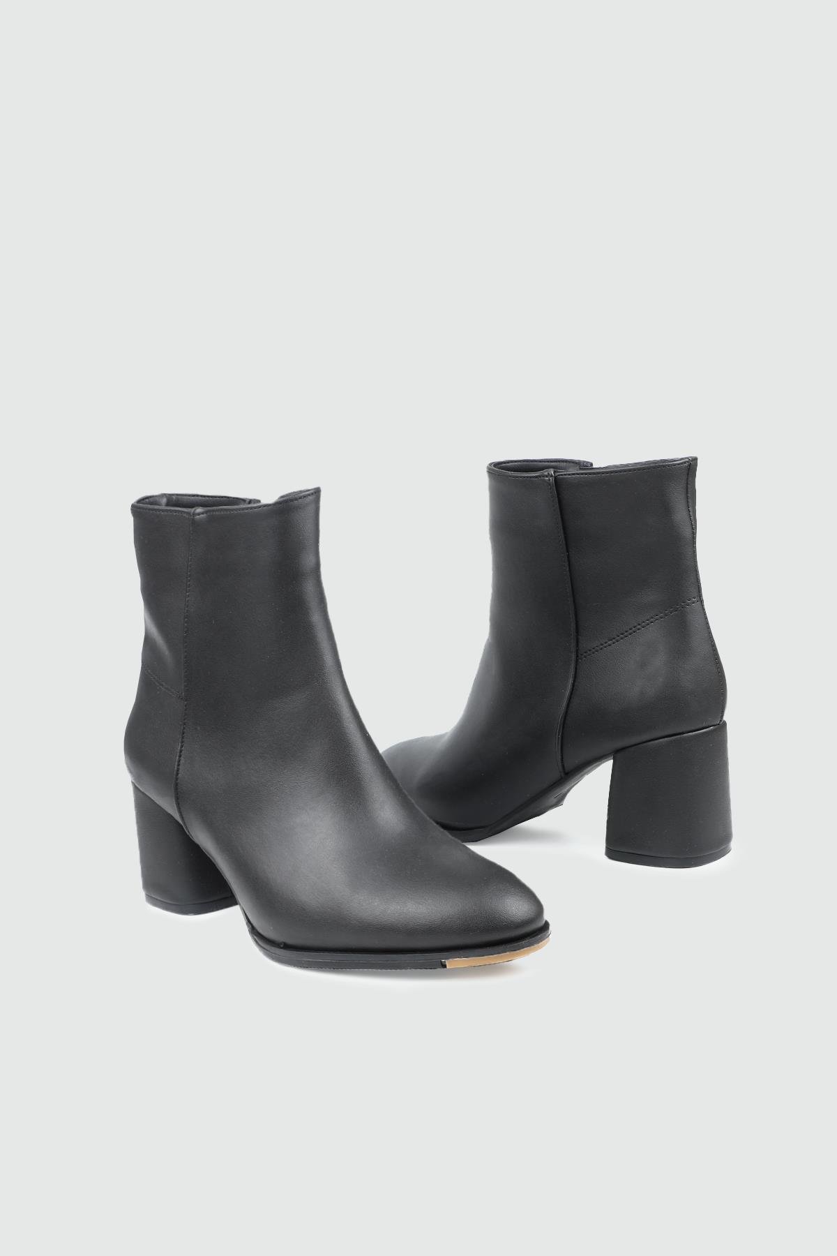 Sivri Burun Renk Detaylı Günlük Siyah Fermuarlı Günlük Kadın Bot RSL-2406 Kadın Klasik Topuklu Bot MyBella My Bella RSL-2406 KADIN 25K