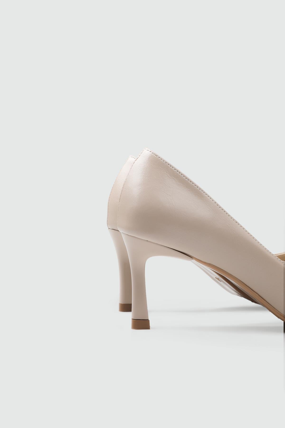 Sivri Burun Stiletto Krem Kırışık Rugan Kadın Ayakkabı WST-70 Kadın Stiletto Carla Bella My Bella WST-70 Kadın 25K