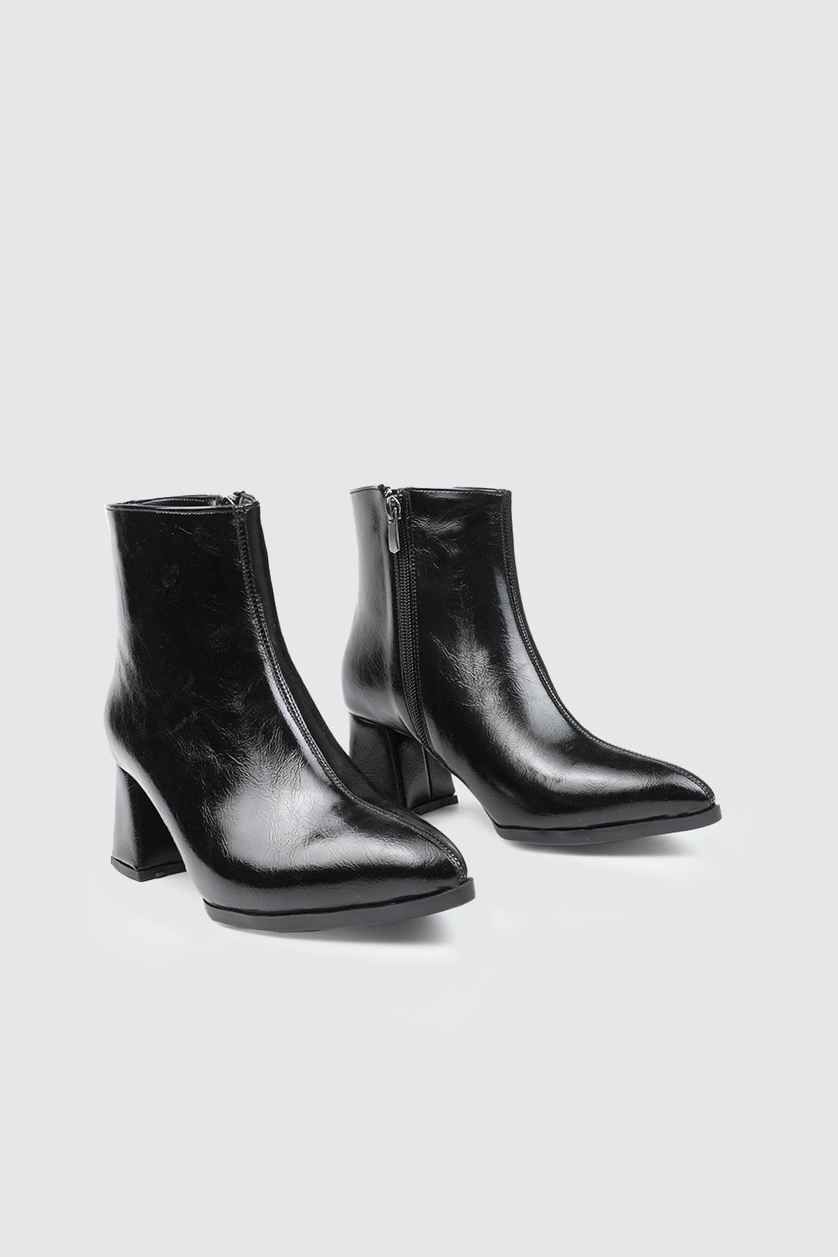 Sivri Burunlu Topuklu Siyah Rustik Kadın Bot ZP-400 Kadın Klasik Bot MyBella MY BELLA ZP-400 Kadın 25K