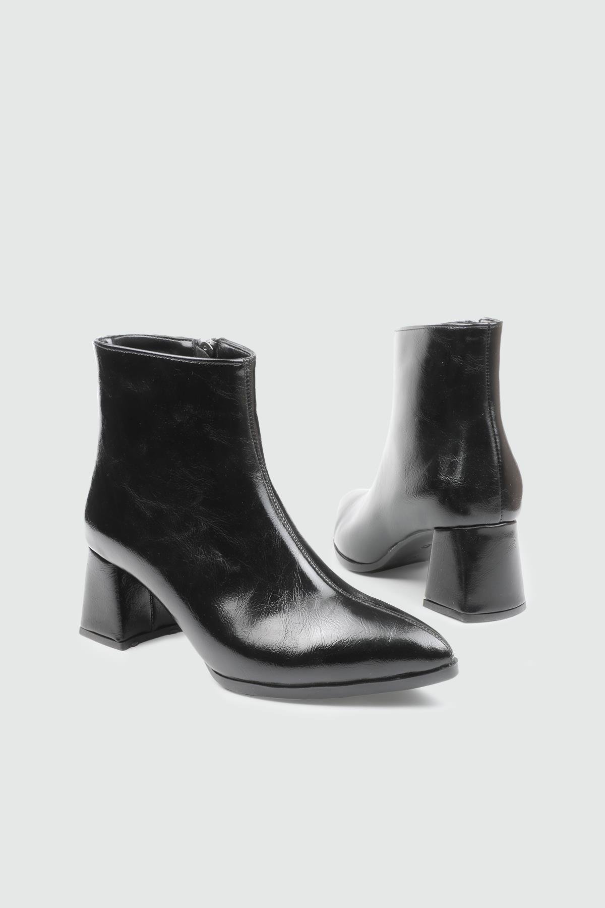 Sivri Burunlu Topuklu Siyah Rustik Kadın Bot ZP-400 Kadın Klasik Bot MyBella MY BELLA ZP-400 Kadın 25K