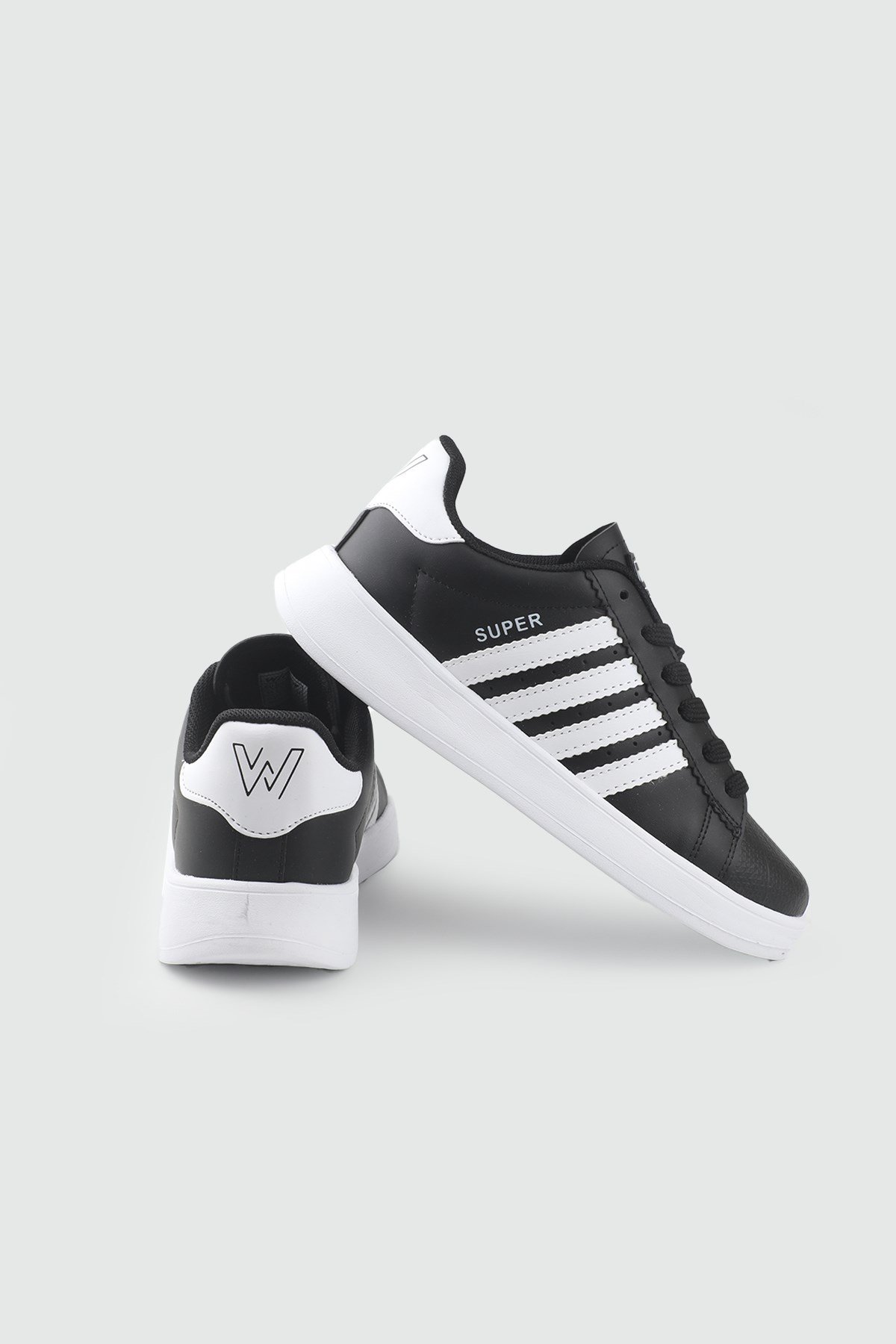 Siyah Beyaz Kategorisiz Wipper WİPPER 035 CİLT GAR SPOR