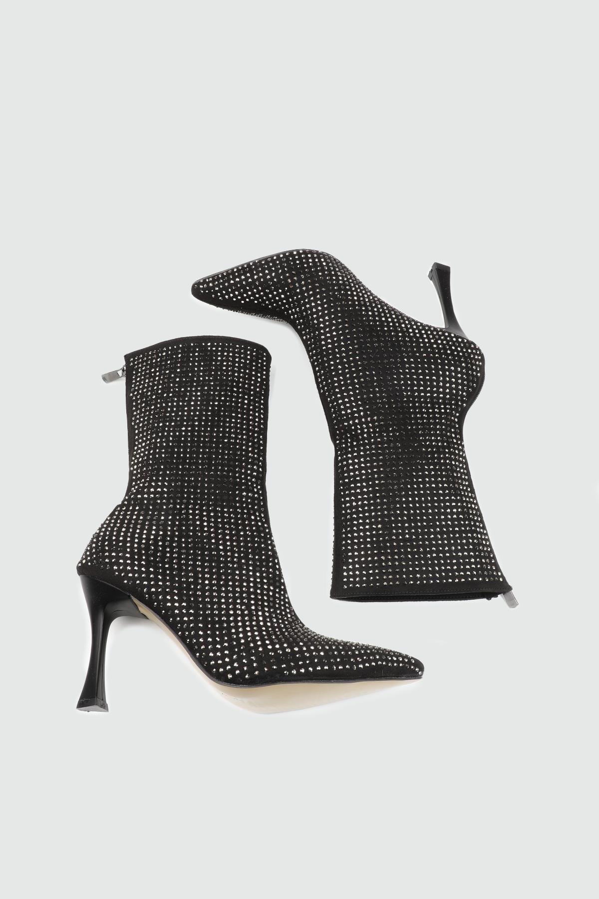 Siyah Beyaz Taşlı Topuklu Bot Siyah Beyaz Taşlı Kadın Ayakkabı My Bella YÇ-2018 Kadın Klasik Topuklu Bot MyBella My Bella YÇ-2018 Kadın 25K