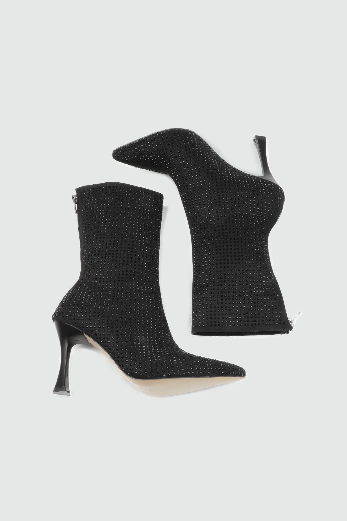 Siyah Beyaz Taşlı Topuklu Bot Siyah Siyah Taşlı Kadın Ayakkabı My Bella YÇ-2018 Kadın Klasik Topuklu Bot MyBella My Bella YÇ-2018 Kadın 25K