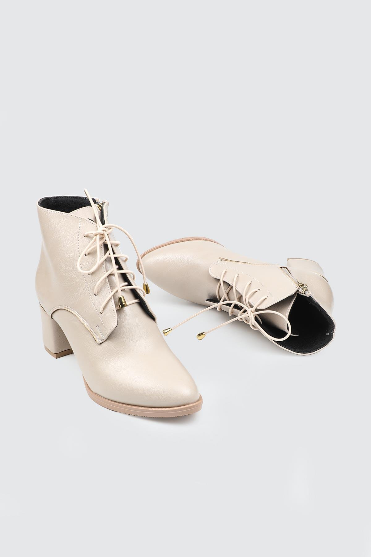 Tokalı Üç Biyeli Bej Kadın Ayakkabı MY BELLA KH-024 Kadın 25K Kadın Günlük Ayakkabı MyBella MY BELLA KH-024 Kadın 25K